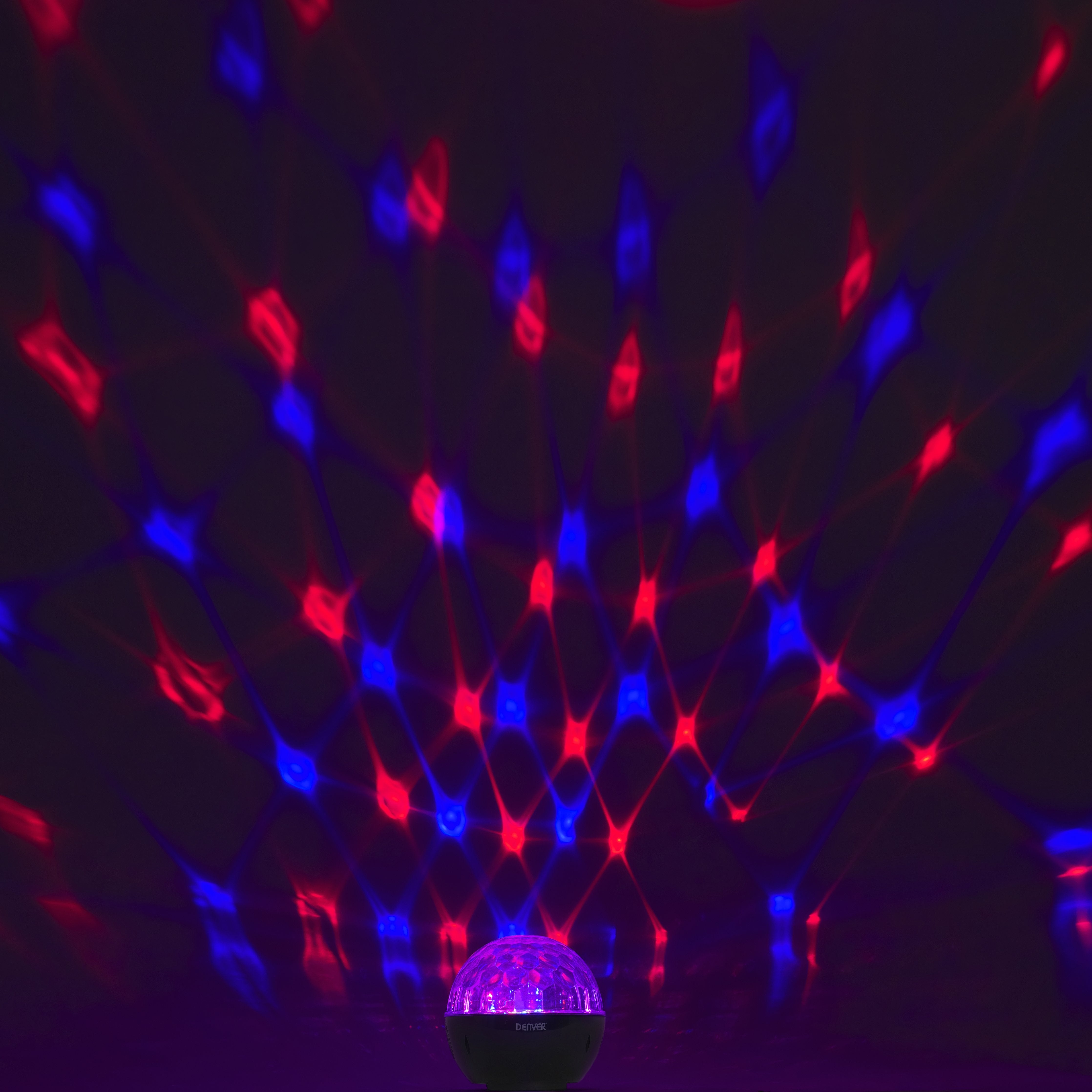 Altavoz Portátil Denver Con Efecto Luz De Discoteca Btl-65