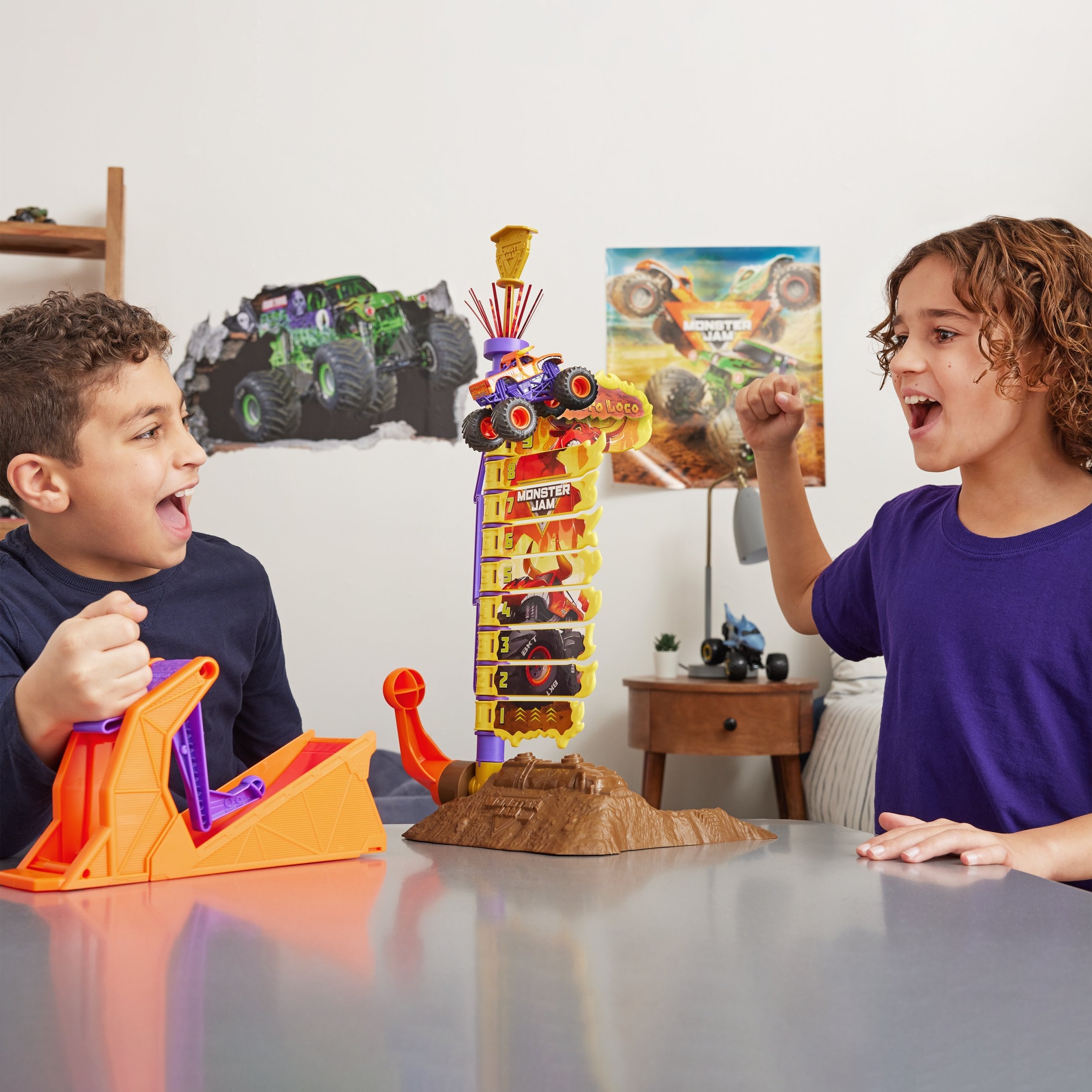 Spin Master Monster Jam - Big Air Challenge Con El Toro Loco, 6045029