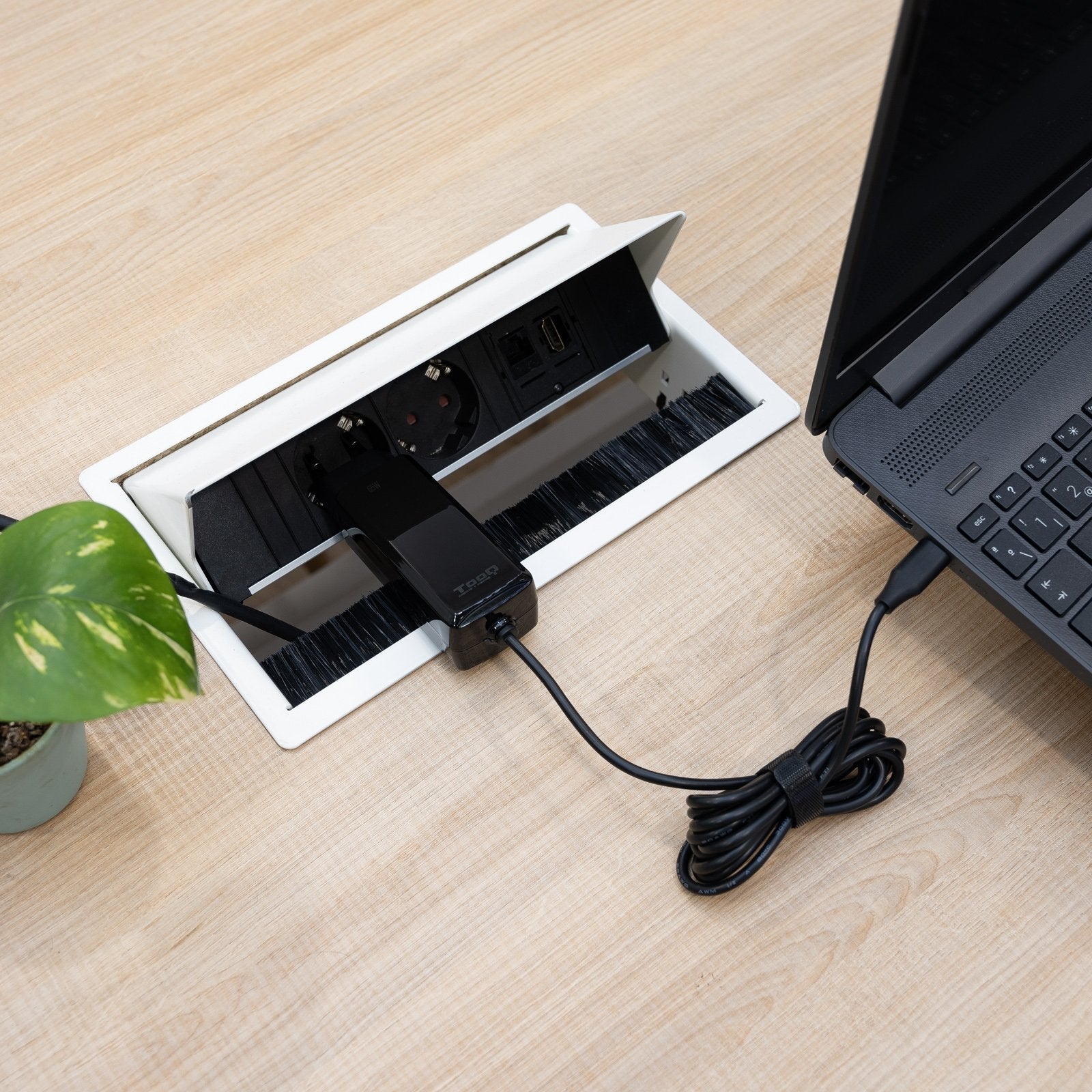 Cargador Portátil Gan Usb-C Pd 65w, Cúbico Negro