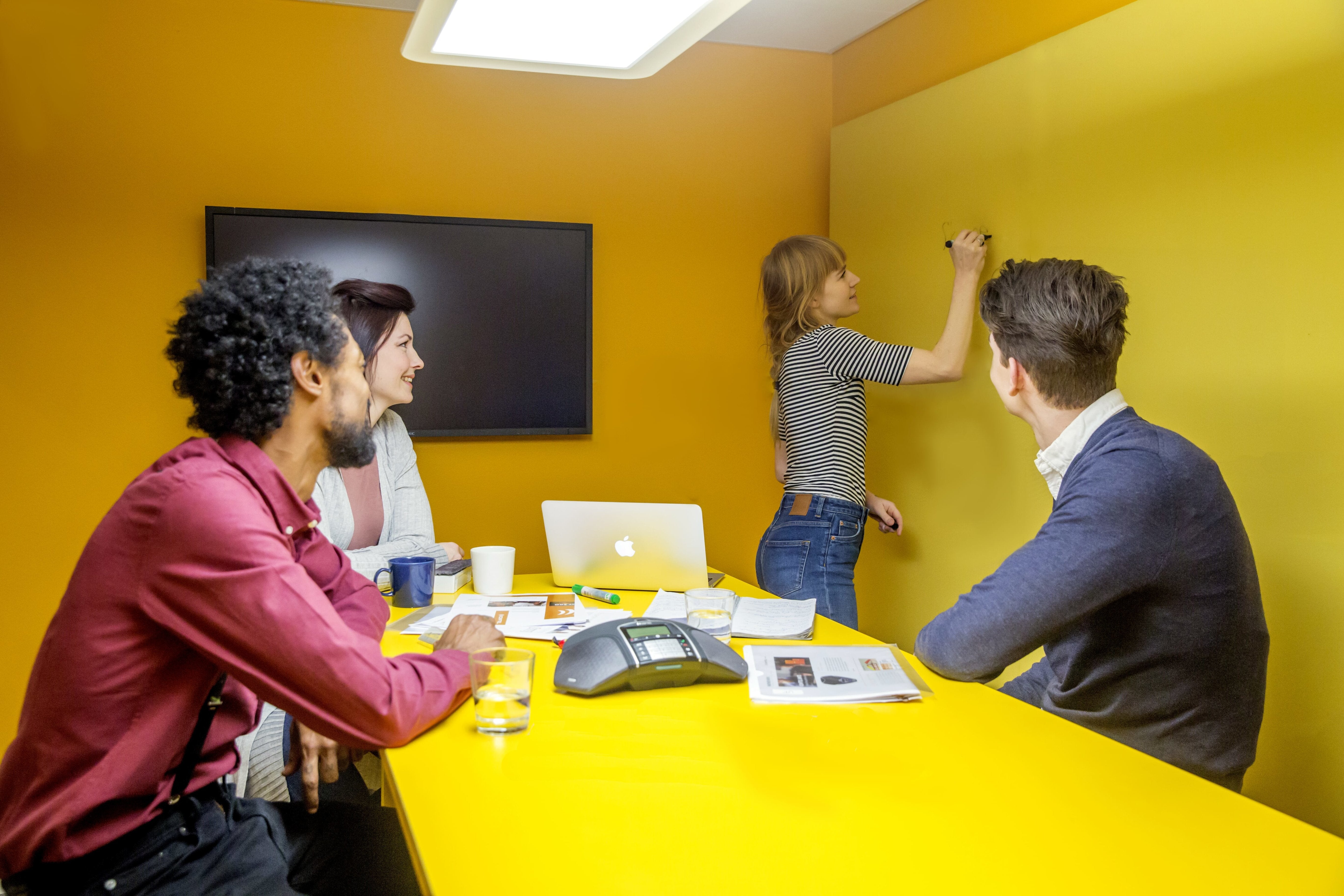 EAN 7394001010728 - Konftel 300Wx Teléfono de conferencia IP/analógico imagen 4