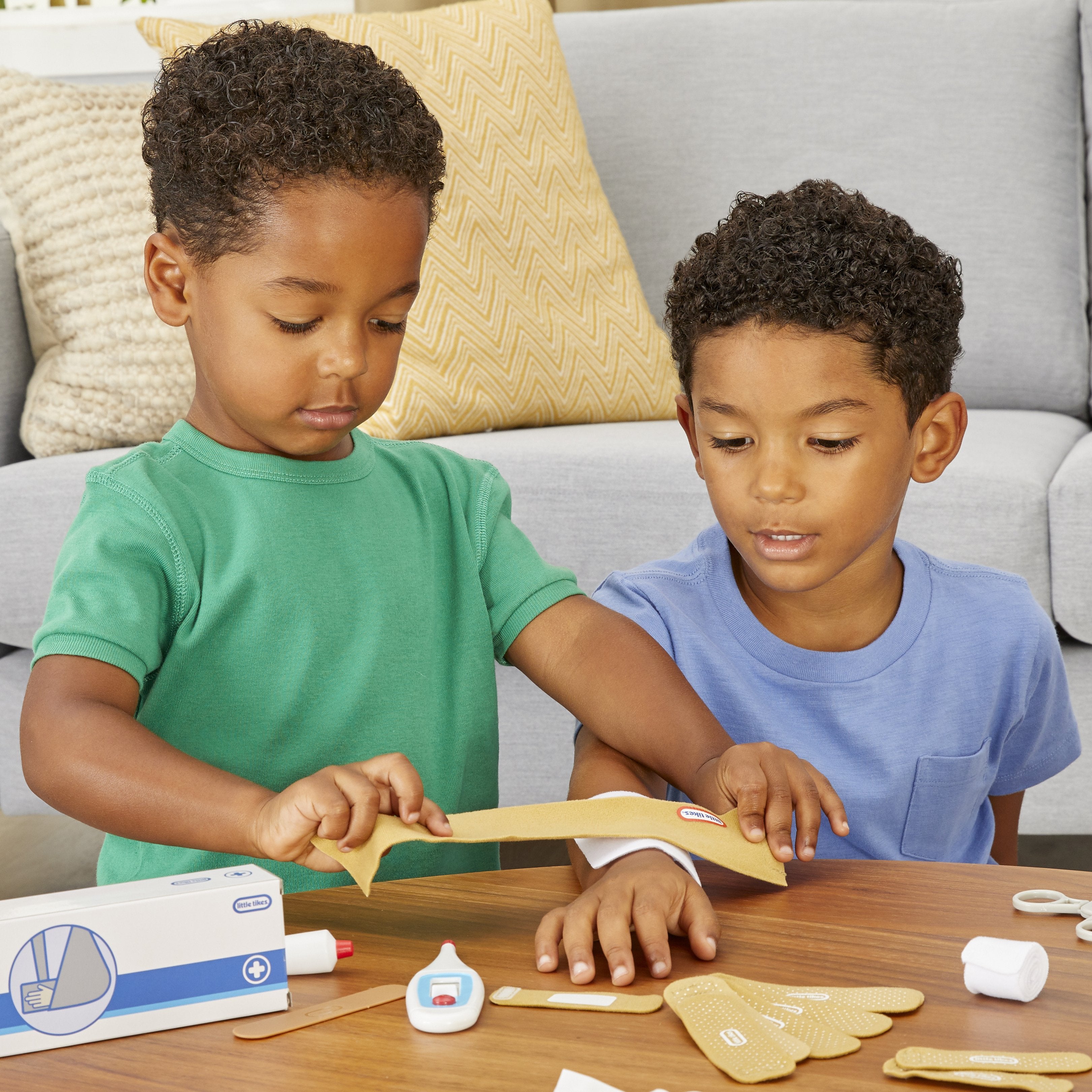 EAN 50743656156 - Little Tikes First Aid Kit imagen 26