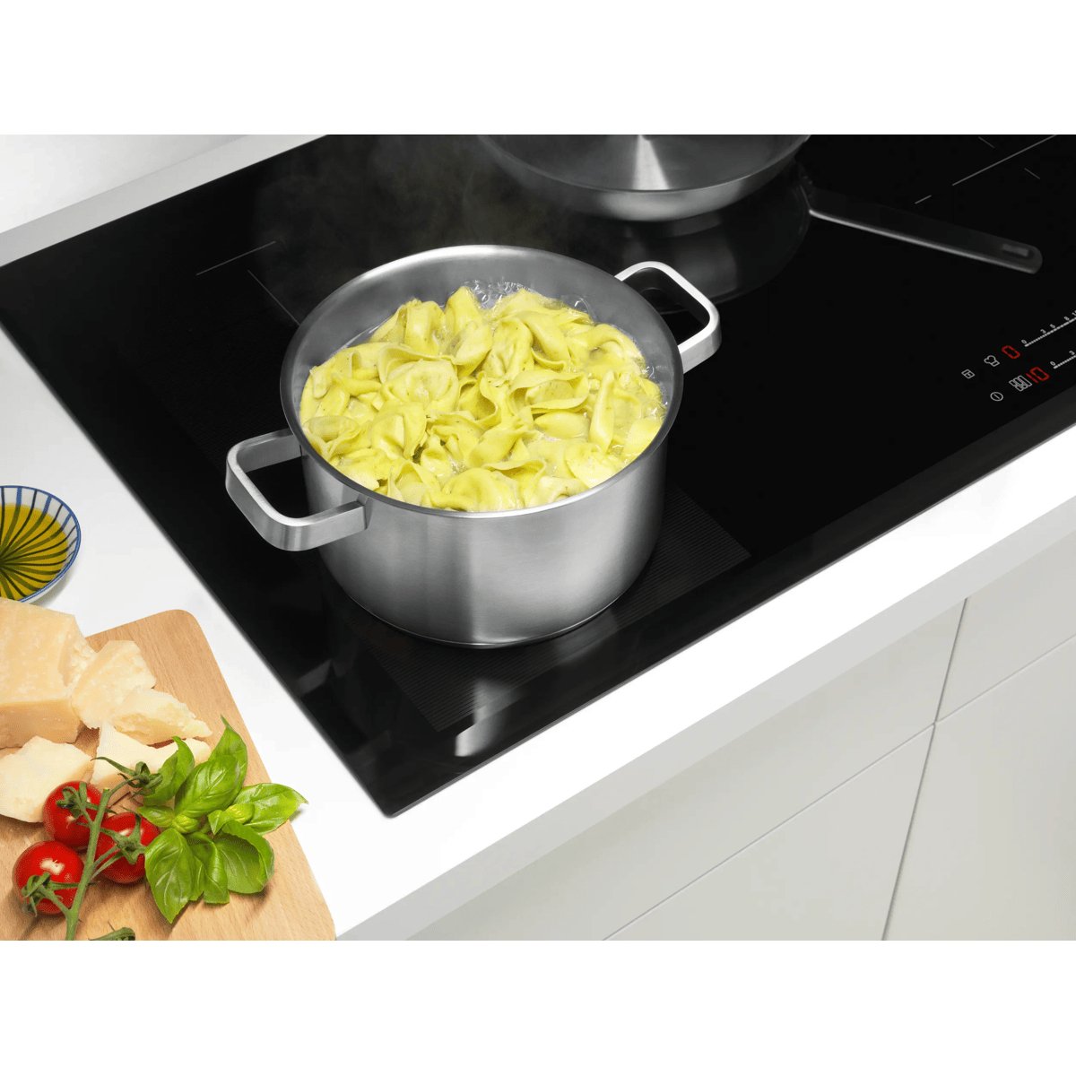 EAN 7332543584079 - Electrolux E3SS conjunto de sartenes y ollas 3 pieza(s) imagen 7