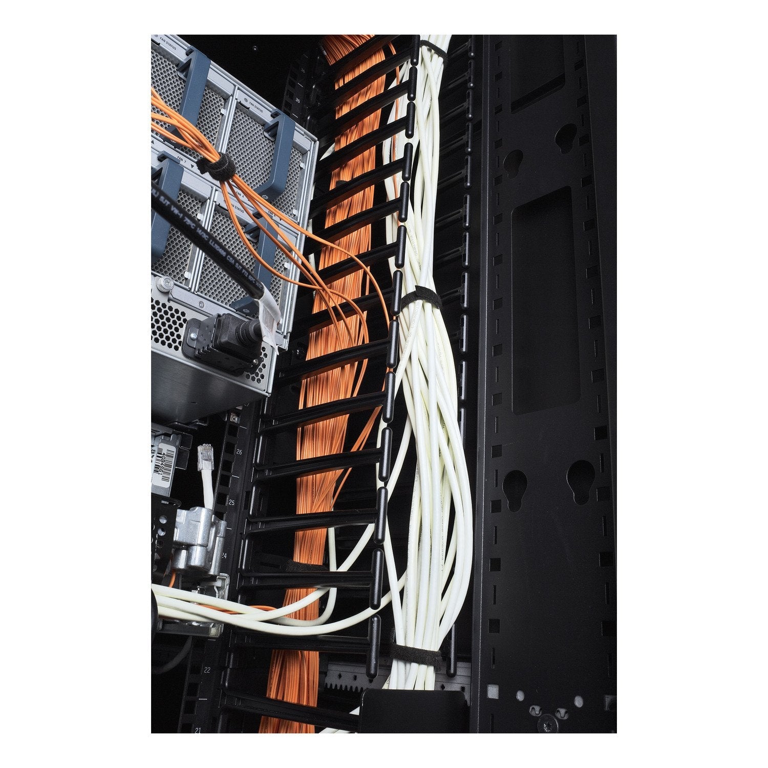 Apc Kit De Administración De Cables Para Bastidor Negro 48u Conforme A La Taa (Paquete De 2) Para Netshelter Sx