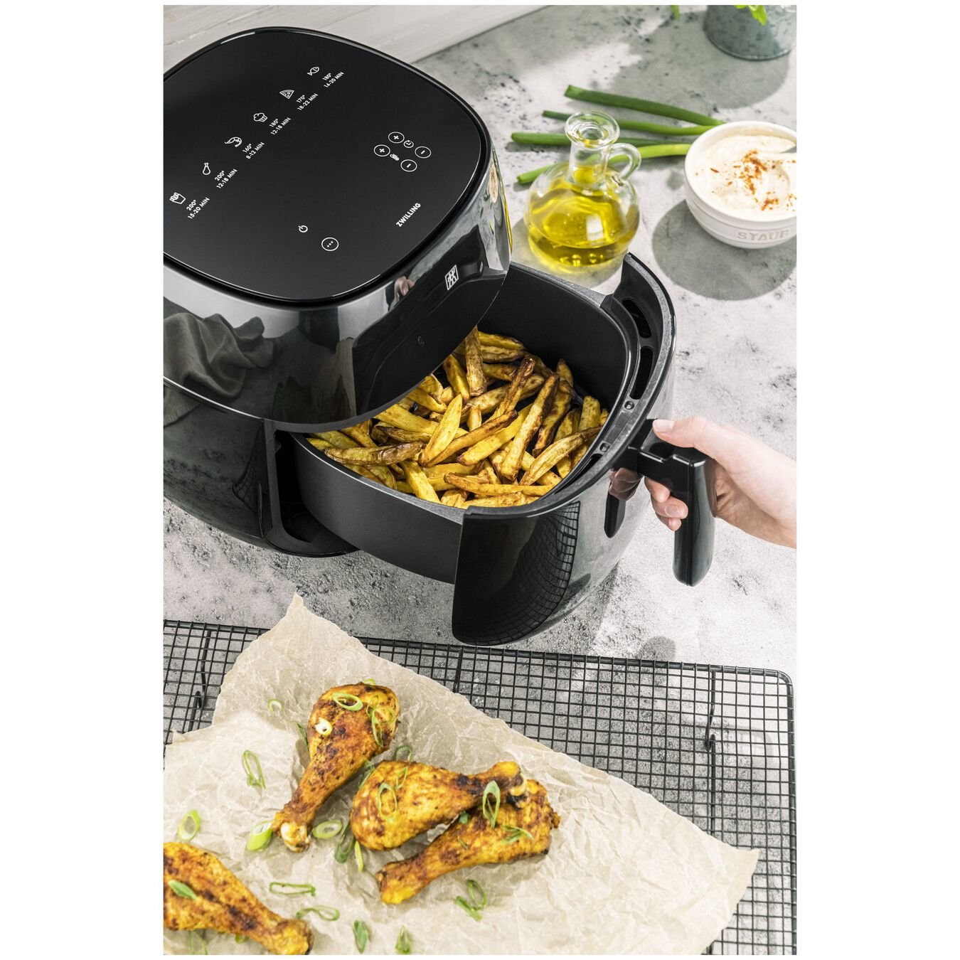 Zwilling Air Fryer 4 L, 6 Programme, Negro