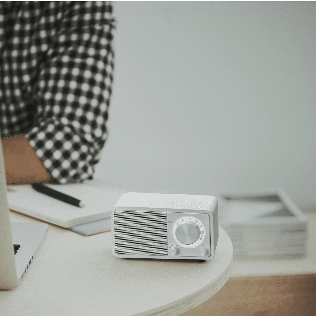 Sangean Wr-7 Blanco Mate Radio Analógica Sobremesa Fm Bluetooth Batería Li-Ion Recargable