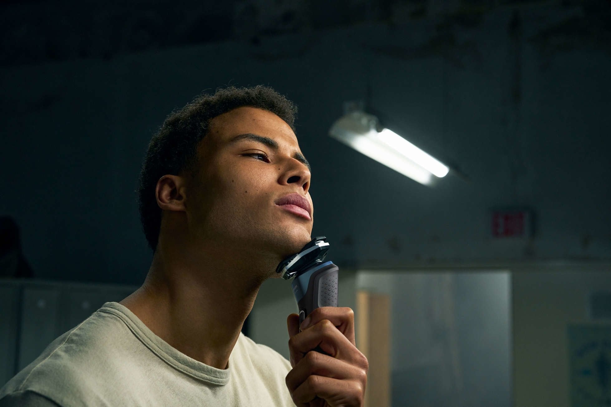 EAN 8720689008051 - Philips SHAVER Series 5000 S5889/11 afeitadora Máquina de afeitar de rotación Recortadora Marrón imagen 7