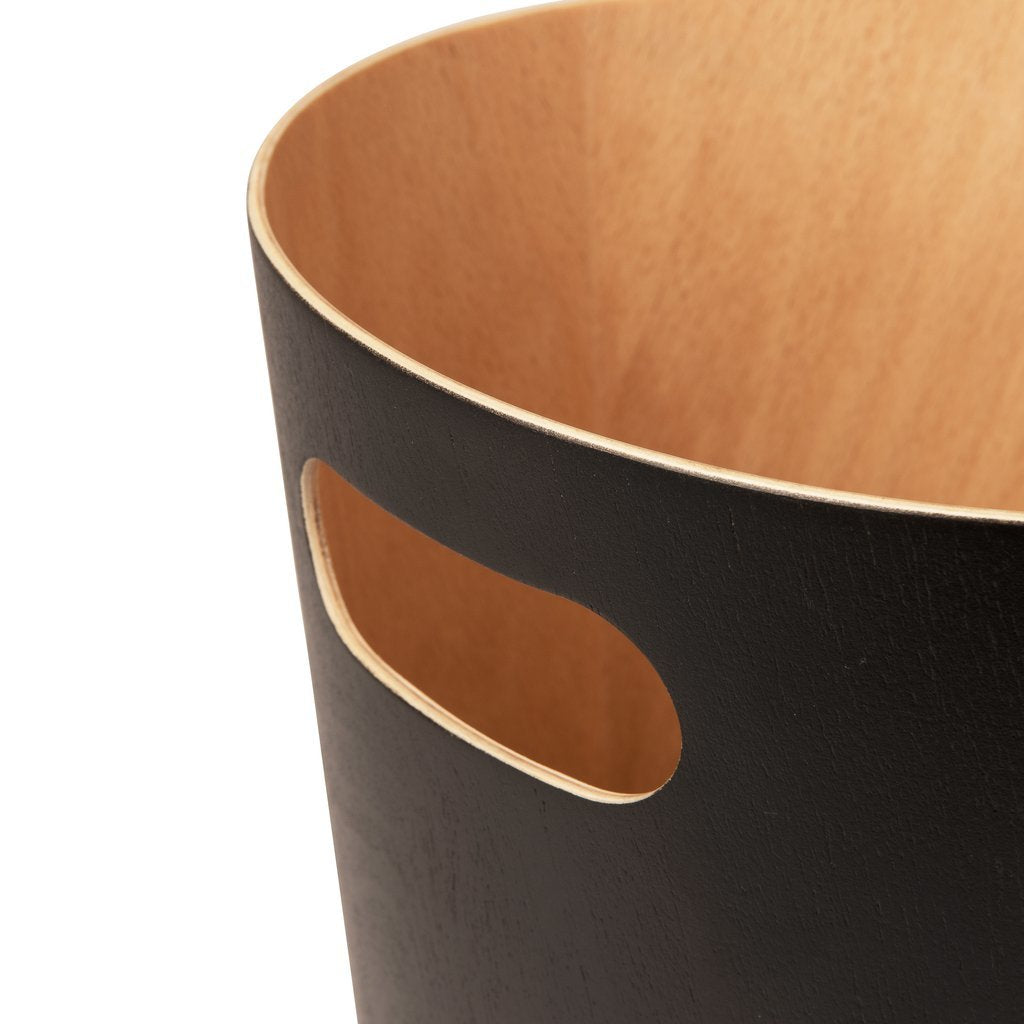 Umbra Woodrow, Abfalleimer Negro