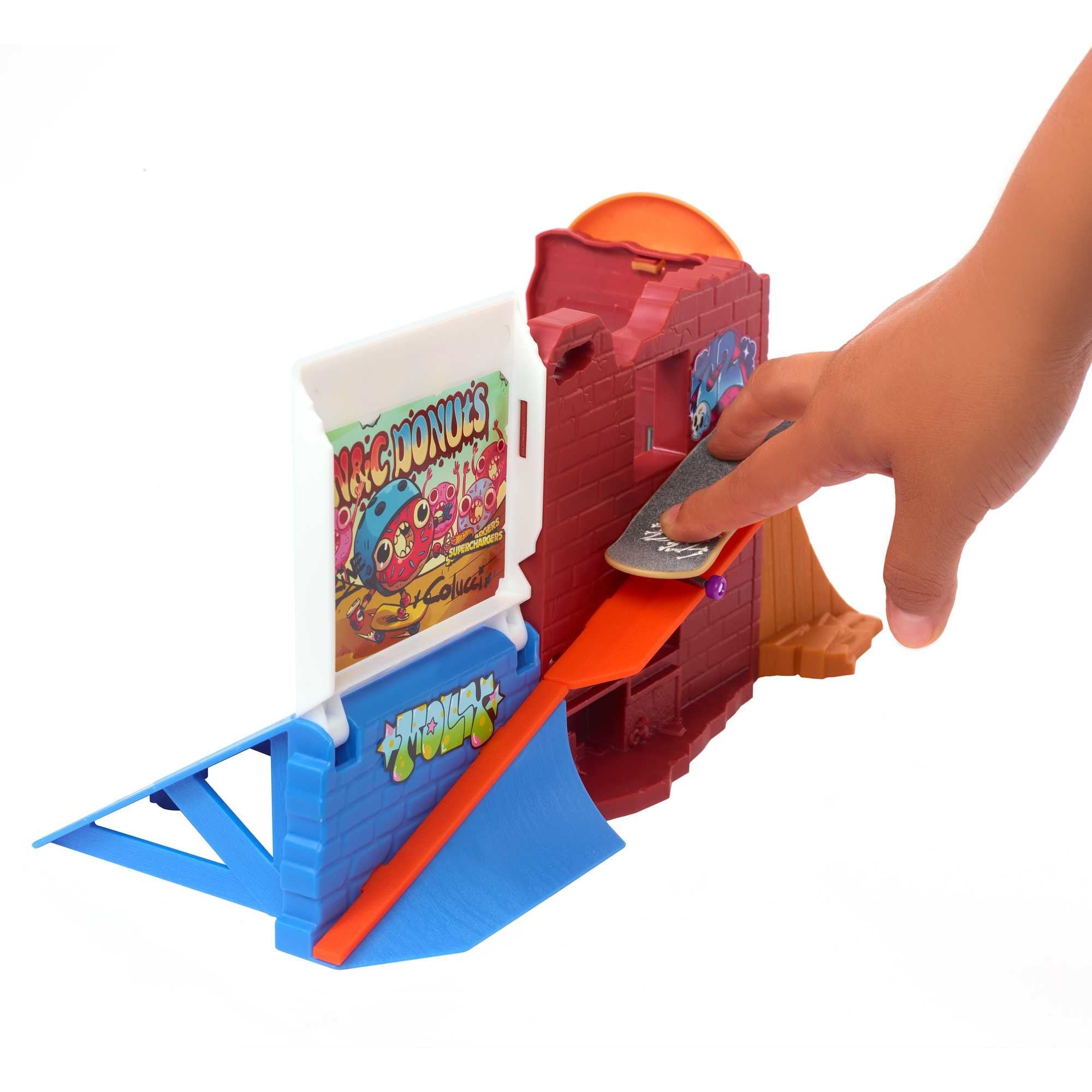 Mattel Hot Wheels Skate Donut Skatepark