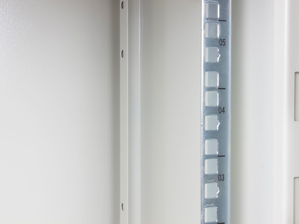 EAN 4014619724857 - Alcasa GC-R0101 armario rack 9U Bastidor de pared Gris imagen 3