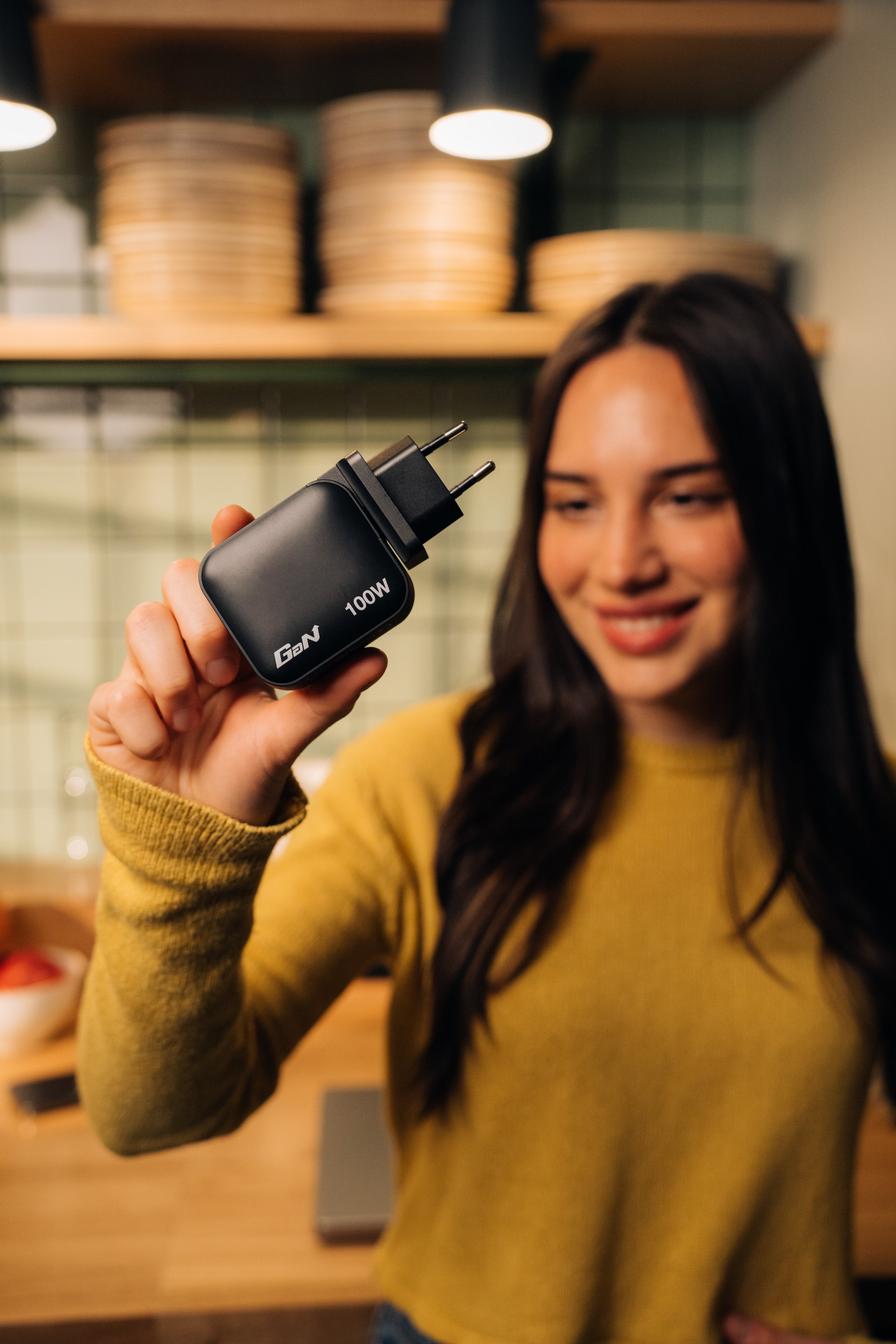 Cargador Verbatim Mini Gan Wall Charger 3xusb Tipo-C 1xusb 100w