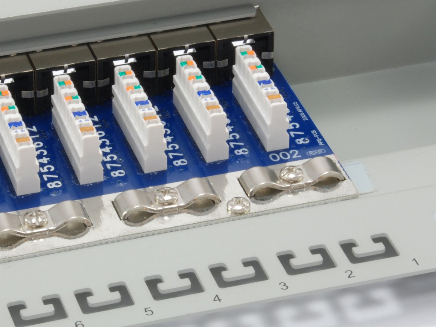 Equip Patch Panel 16 Puertos Categoria 6 Apantallado Gris Claro