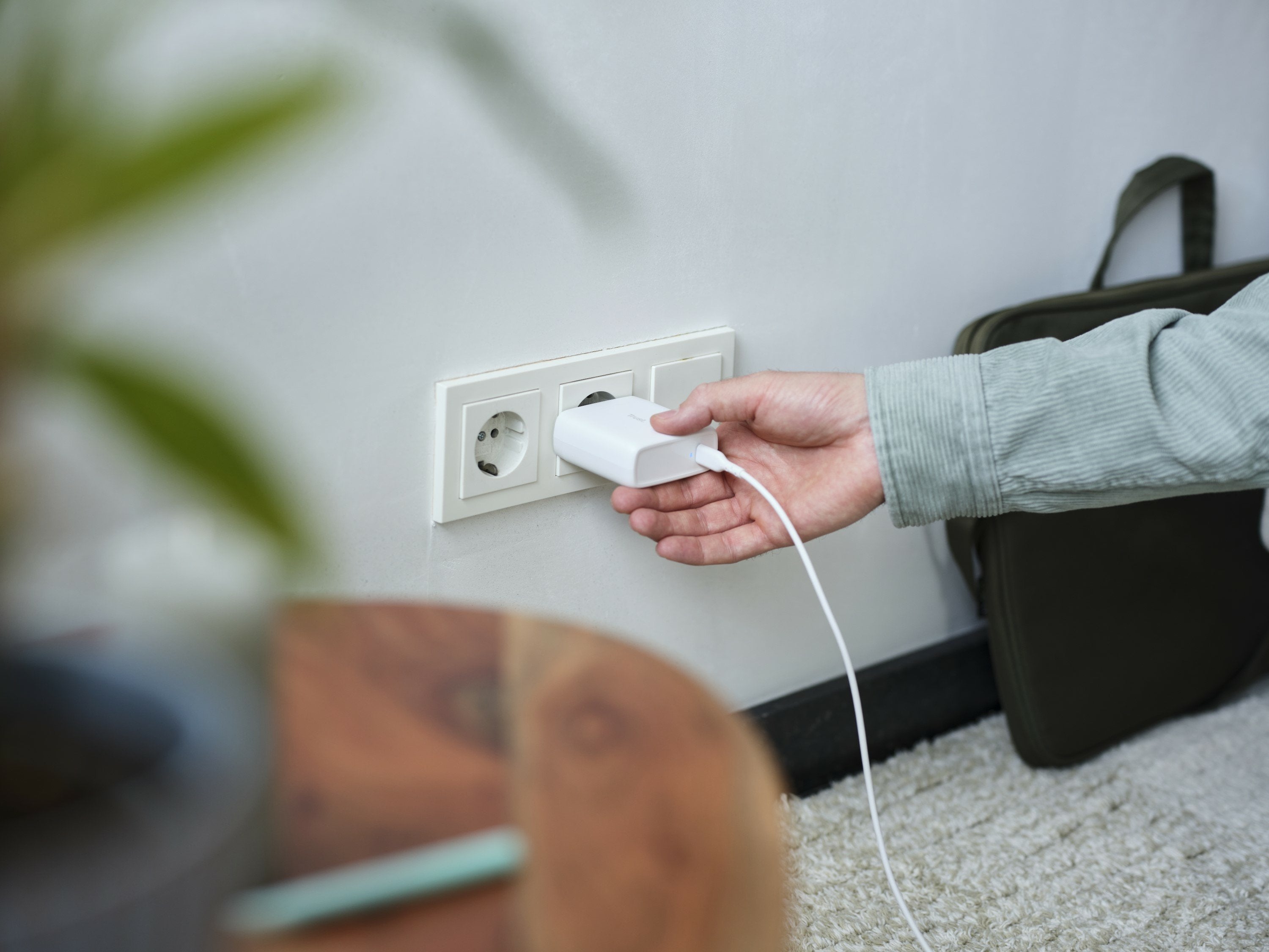 EAN 8713439251401 - Trust Maxo Universal Blanco Corriente alterna Interior imagen 10