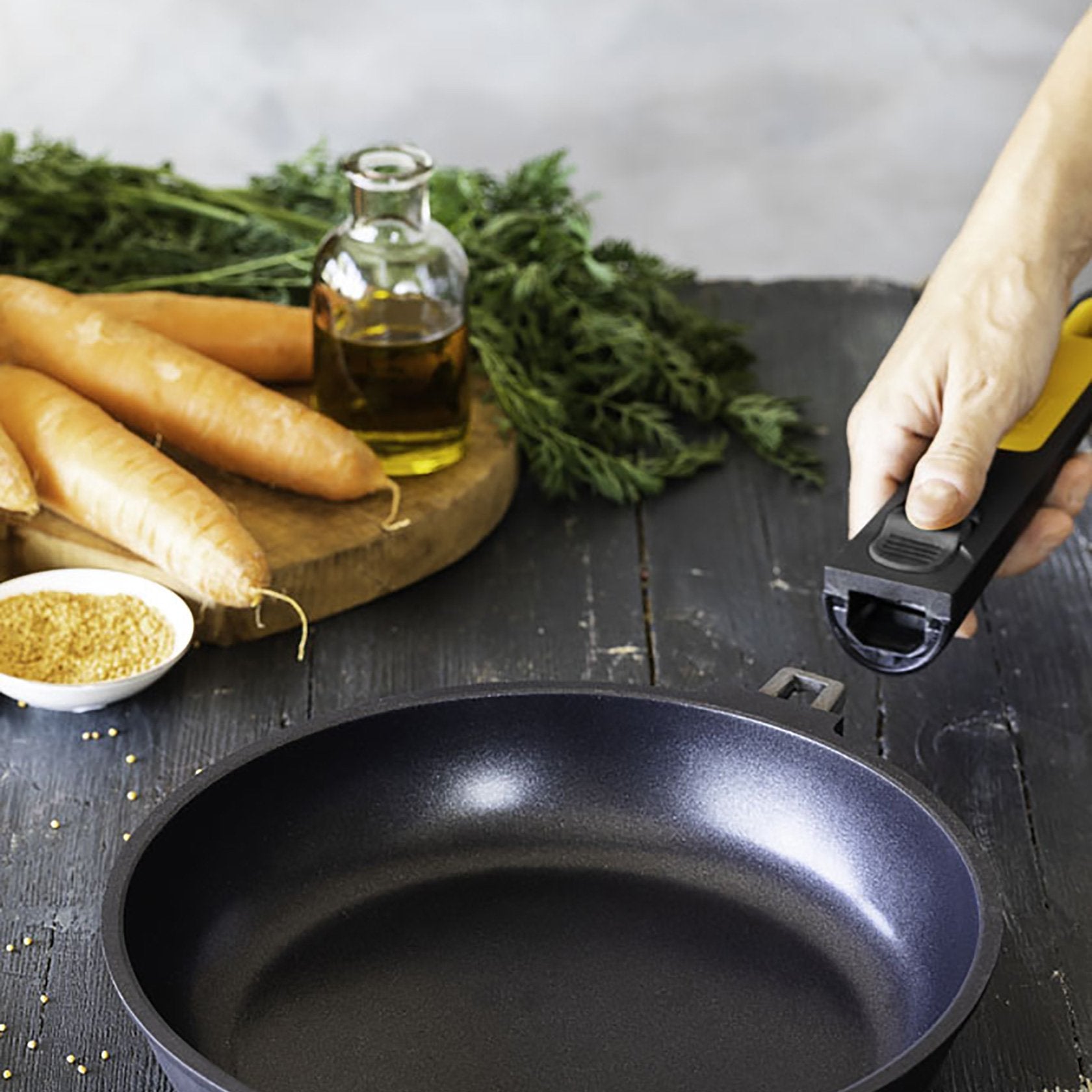 Sartén Fast Click Bra 481228 Ø28cm Espesor 5.5mm Aluminio Fundido Indeformable Teflón Antiadherente Mango Desmontable