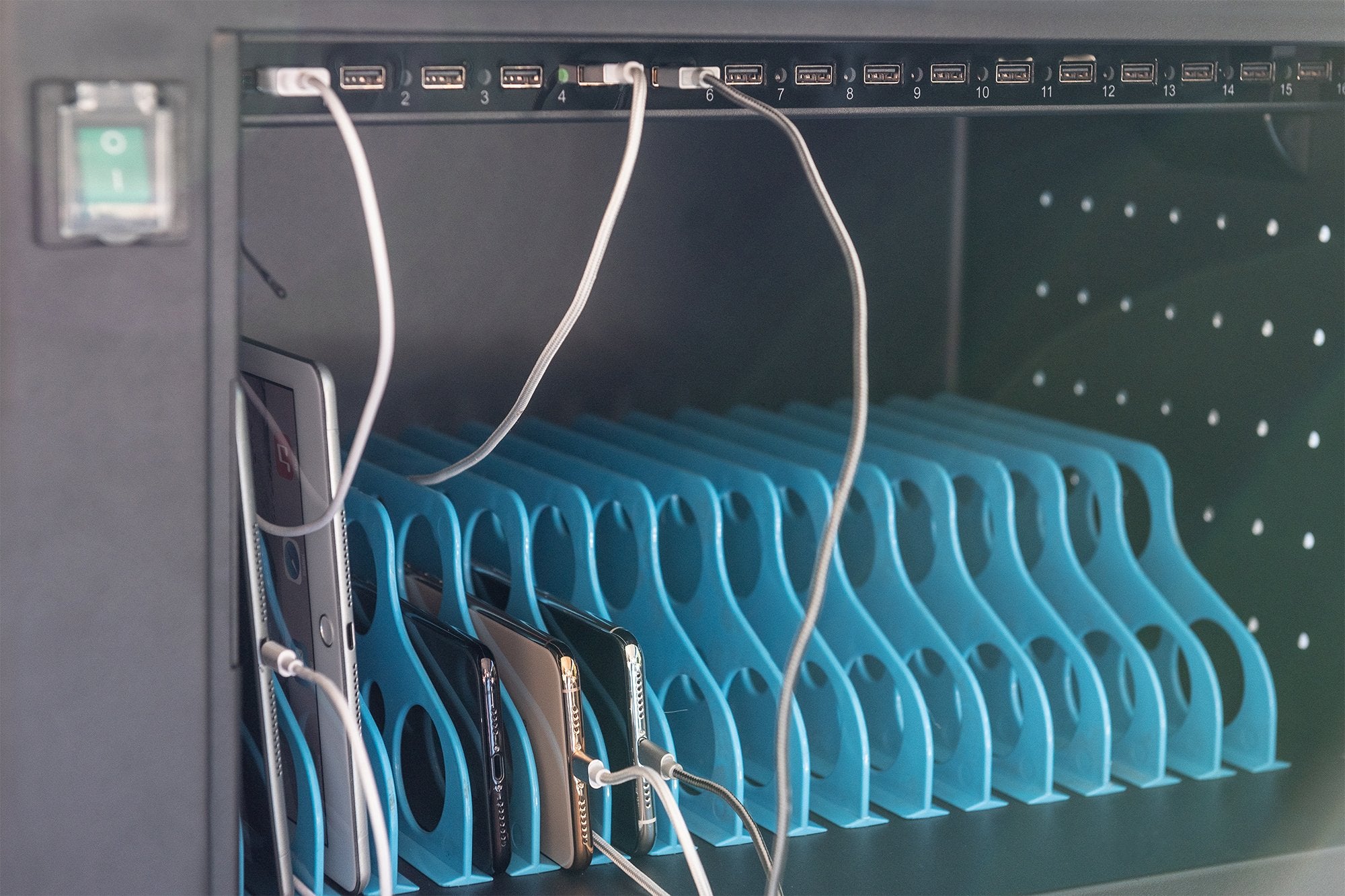 EAN 4016032482345 - Digitus DN-45003 organizador para estación de carga Independiente Metal Negro imagen 14