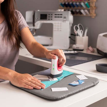 Plancha De Vinilo Cricut Easypress Mini Negro/Rojo/Blanco
