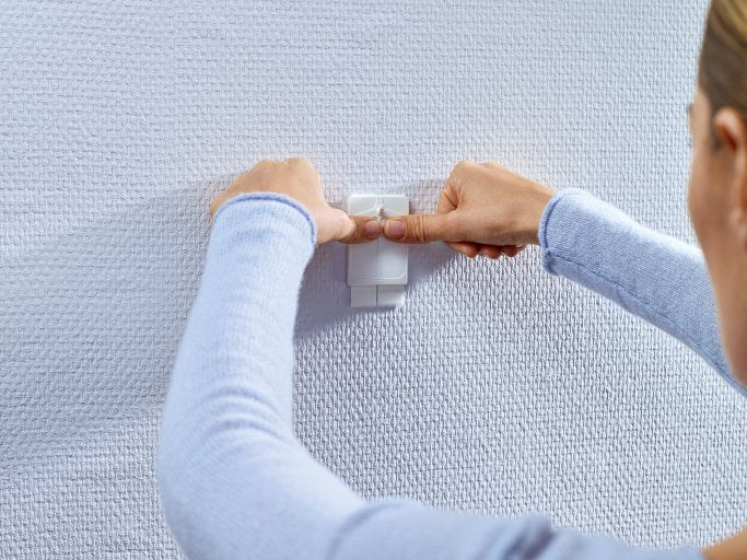 EAN 4042448340511 - TESA 77777-00000 gancho para almacenamiento Interior Gancho universal Rojo, Blanco 2 pieza(s) imagen 26