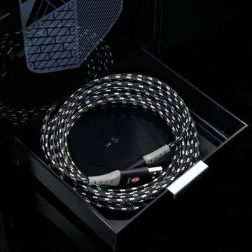 Soporte Para Accesorios De Taquilla Para Juegos Numskull - Deminy Light Logo