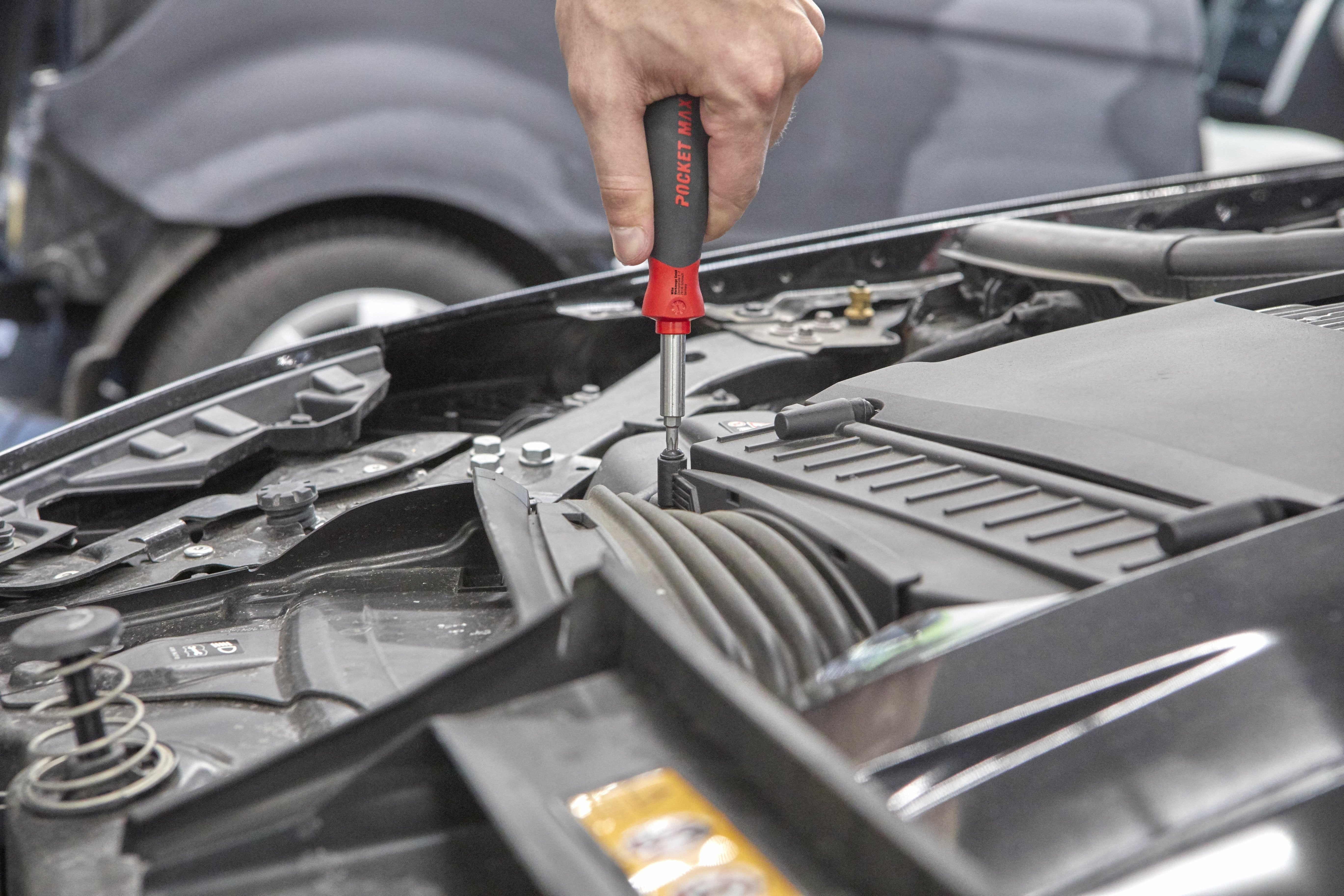 Destornillador Wiha Con Cargador De Puntas Pocketmax Magnético (Negro/Rojo, 9 Piezas)