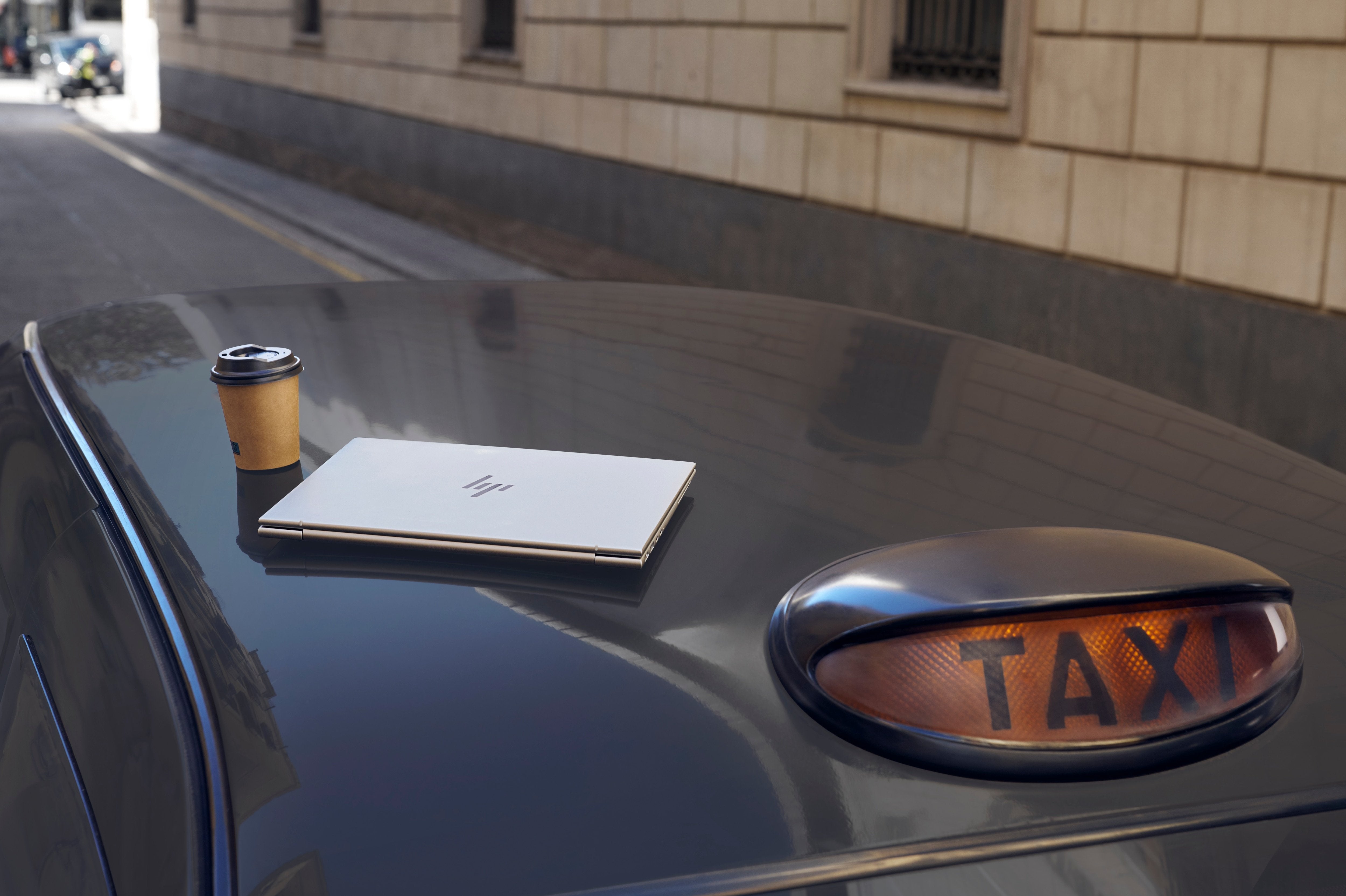 EAN 197961121445 - HP EliteBook 1040 14 G10 Intel® Core™ i7 i7-1360P Portátil 35,6 cm (14") WQXGA 32 GB DDR5-SDRAM 512 GB SSD imagen 16