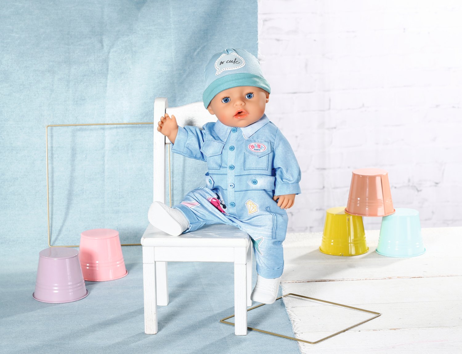 Zapf Creation Baby Born® Deluxe Jeans Peto 43cm, Accesorios Para Muñecas De Una Pieza, Gorro Y Zapatos 832592