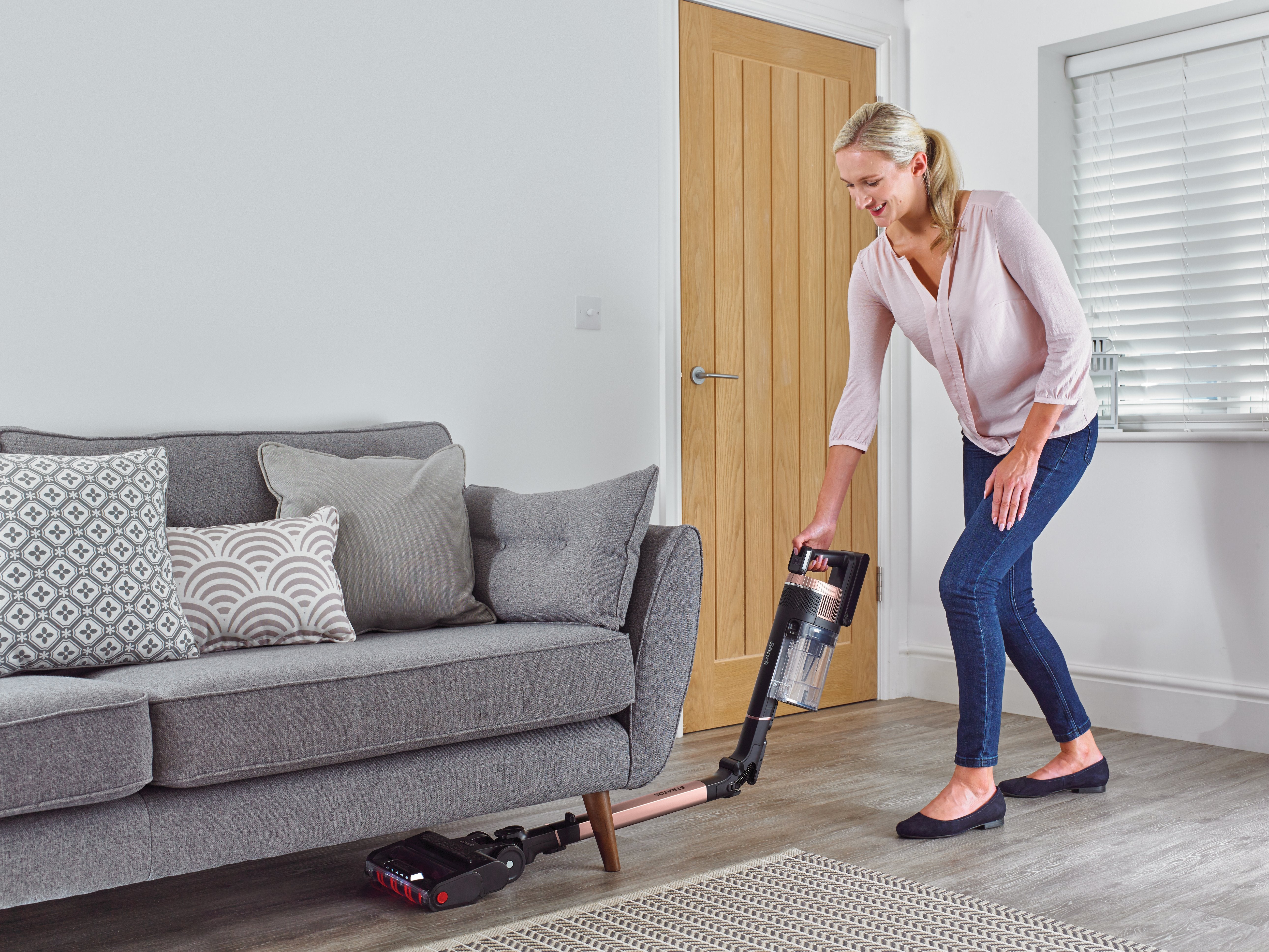 EAN 0622356254601 - Shark Stratos Aspiradora escoba 2 en 1 Batería Secar Sin bolsa Negro, Durazno imagen 26