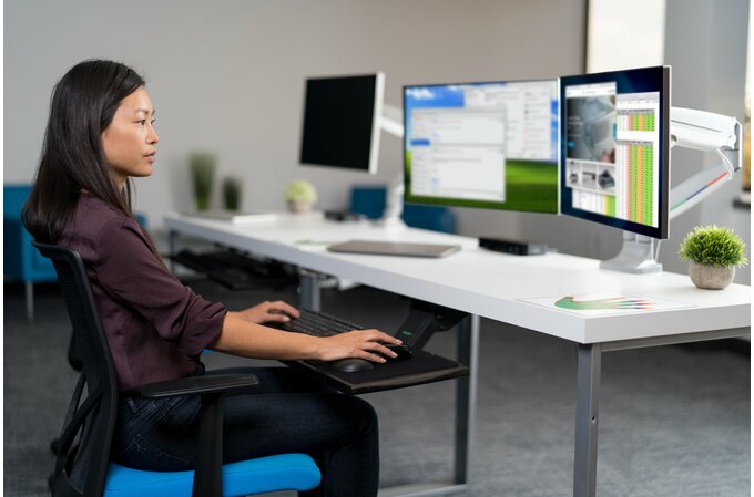 Kensington K55471eu Soporte De Mesa Para Pantalla Plana 81,3 Cm (32") Atornillado Plata