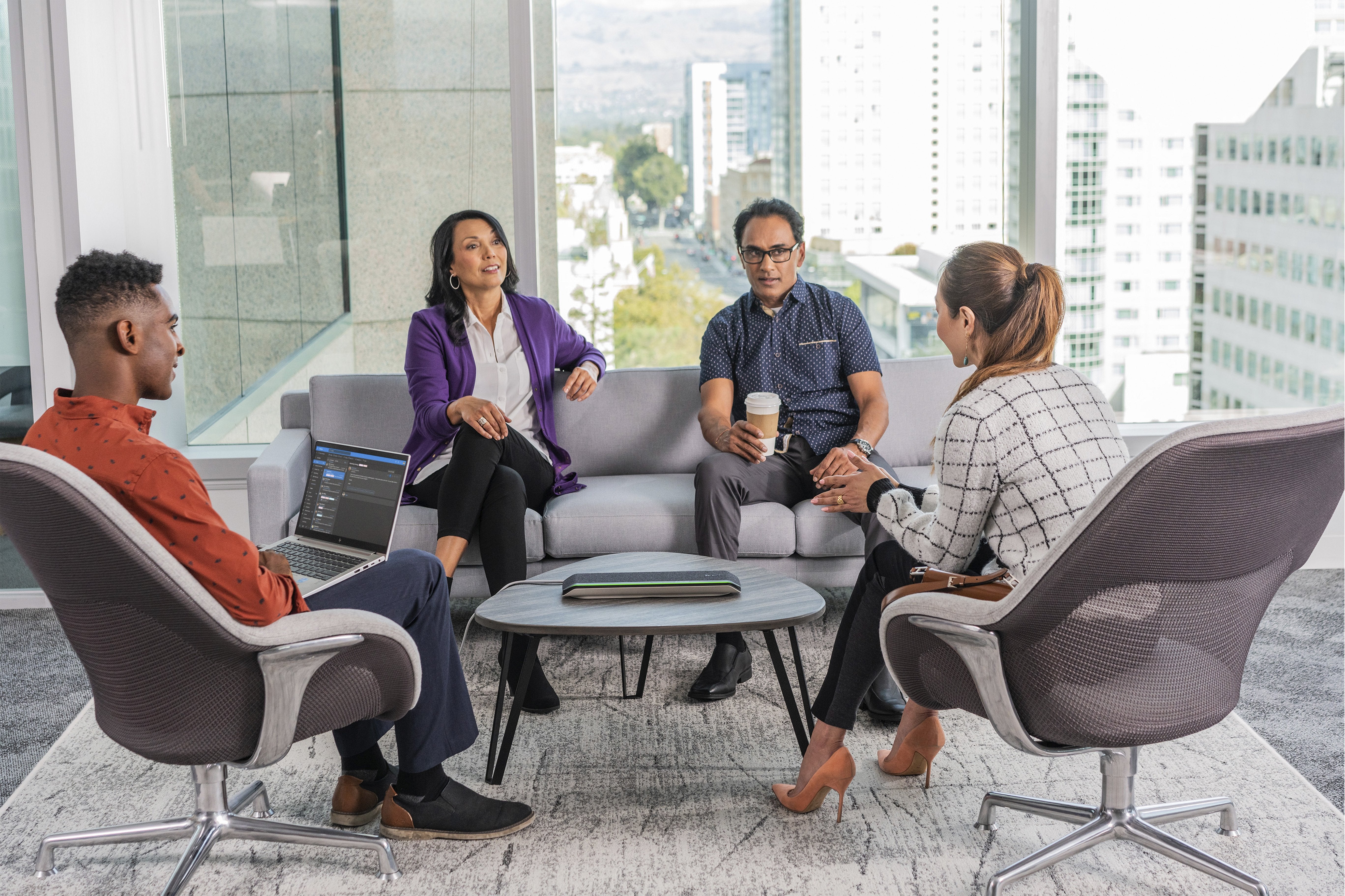 Poly Sync 60-M Altavoz De Manos Libres Inteligente Bluetooth Inalámbrico Cableado Nfc Usb-C Usb-A Plata