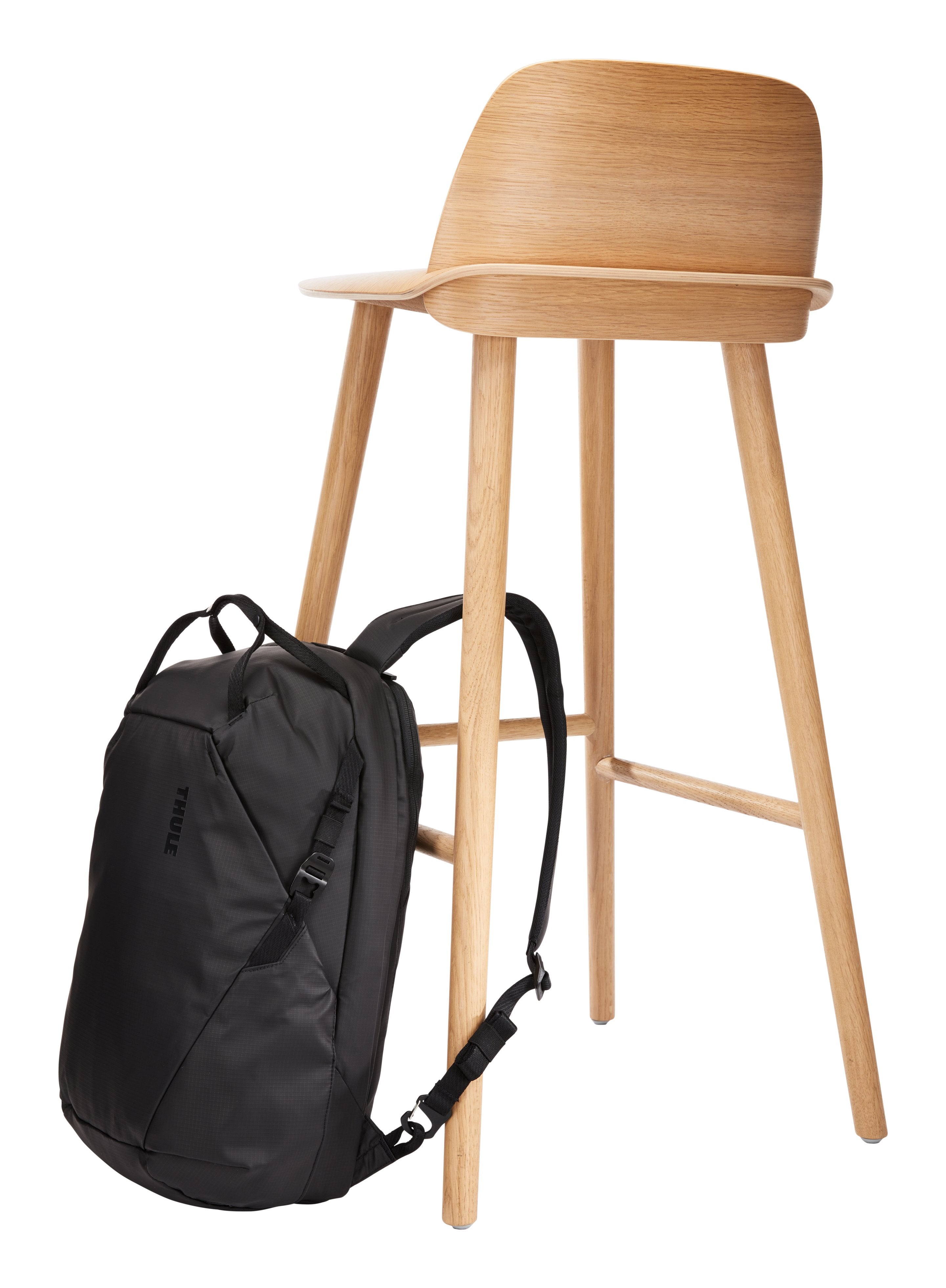 EAN 0085854251952 - Thule Tact TACTBP114 - Black 35,6 cm (14") Mochila Negro imagen 13