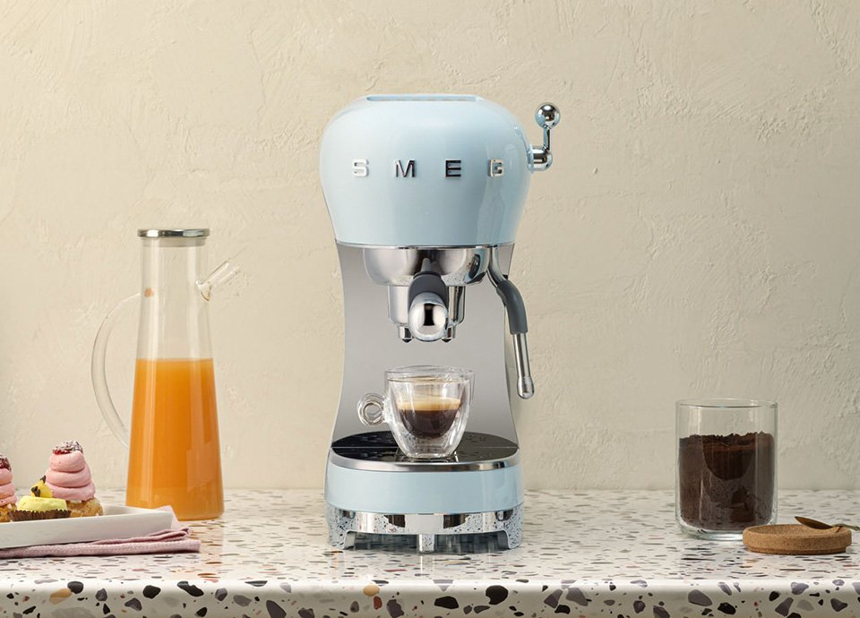 EAN 8017709324766 - Smeg ECF02PBEU cafetera eléctrica Manual Máquina espresso 1,1 L imagen 23