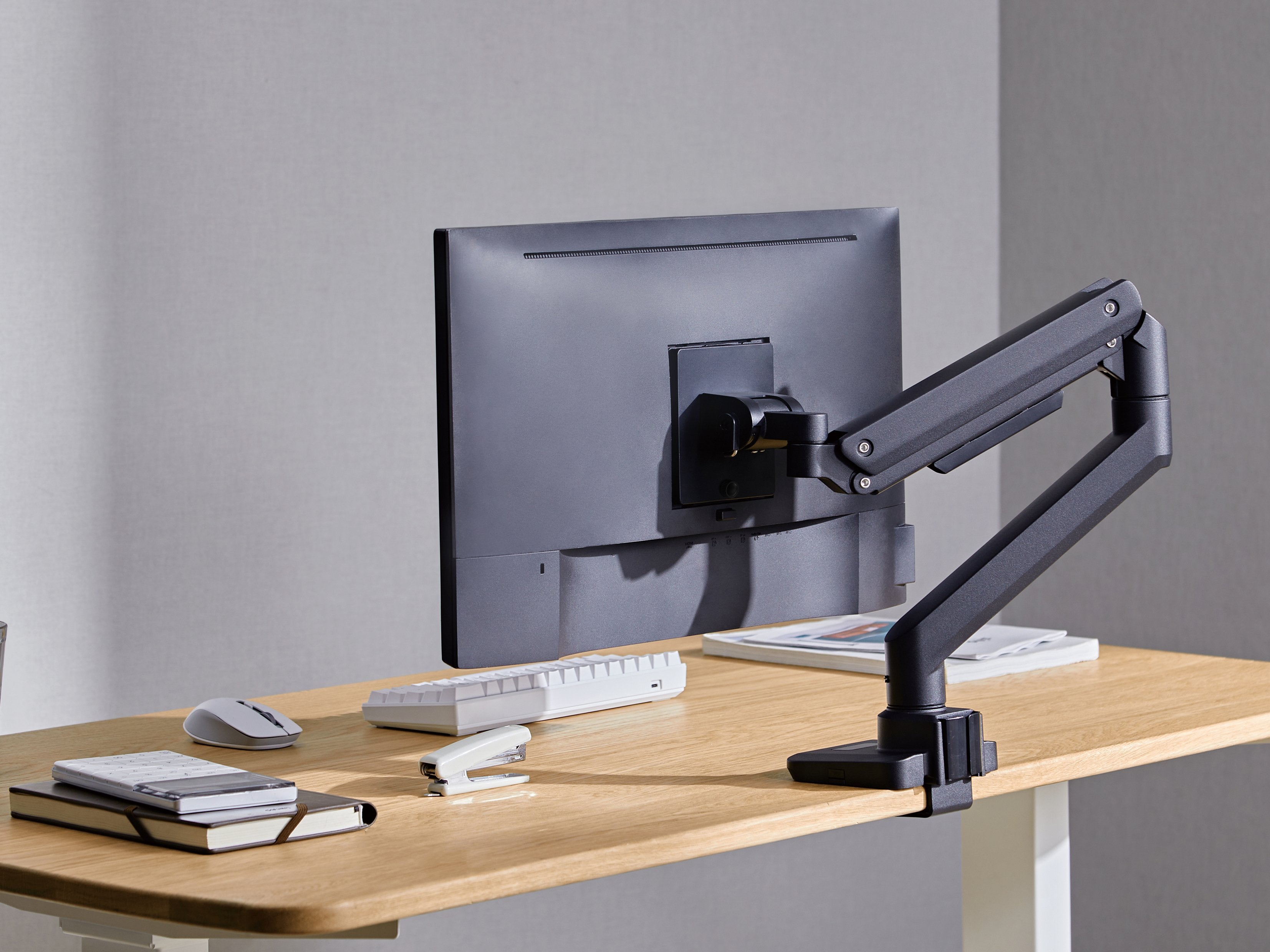 EAN 4015867236055 - Equip 650180 soporte para monitor 124,5 cm (49") imagen 9