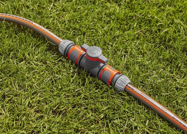 Acoplamiento Gardena Con Válvula De Control 18266-20