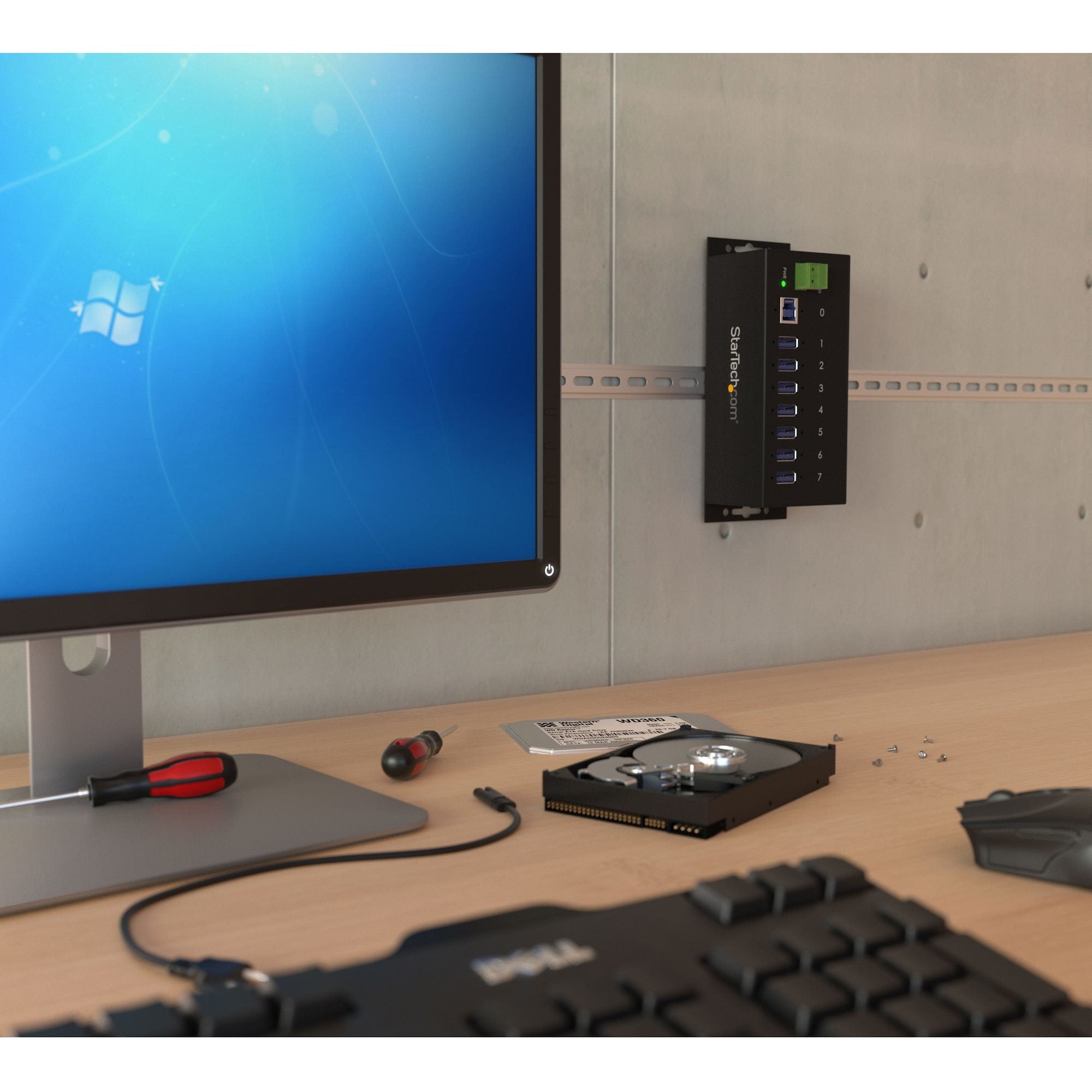 EAN 0065030860352 - StarTech.com ST7300USBME hub de interfaz USB 3.2 Gen 1 (3.1 Gen 1) Type-B 5000 Mbit/s Negro imagen 4