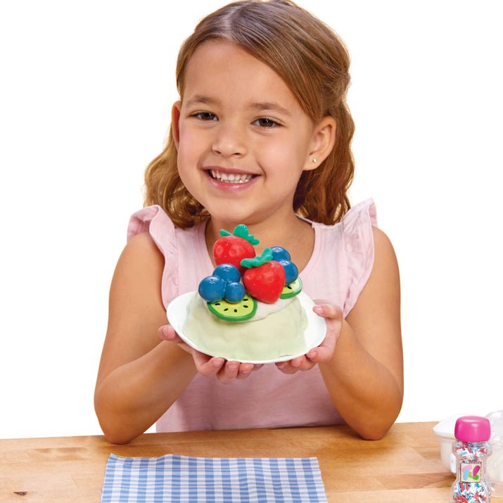 EAN 0050743643460 - Little Tikes Creative Chefs Bluey - Pavlova Kit imagen 5