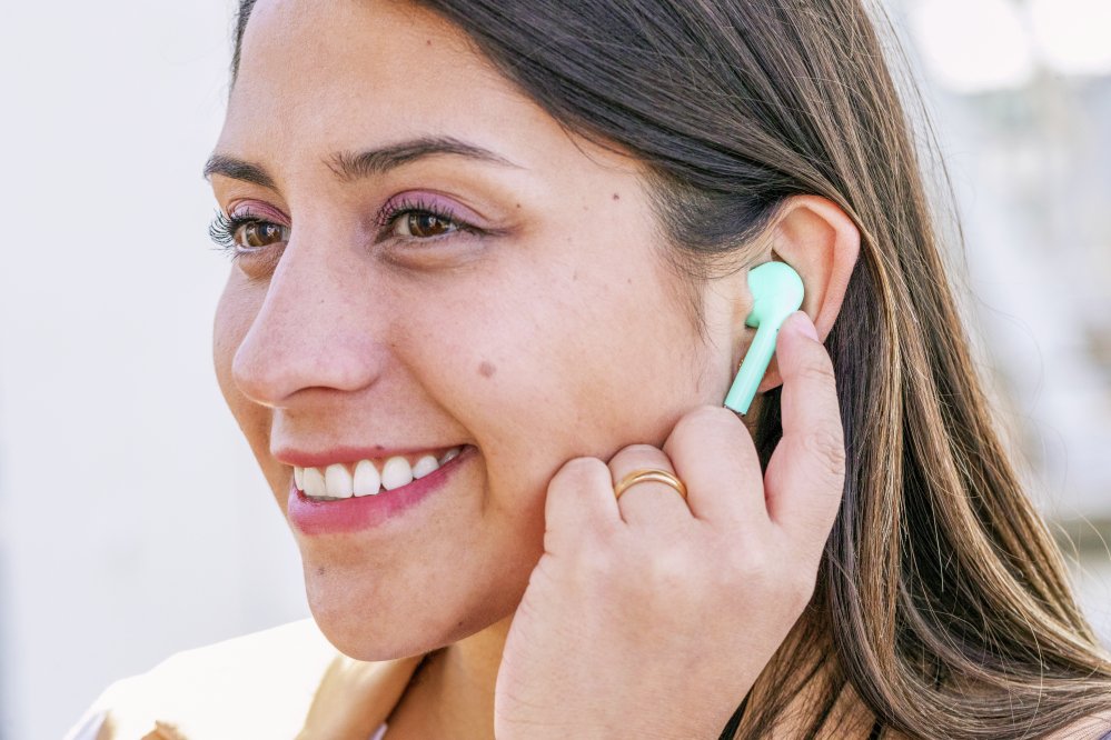 Auricular Trust Nika Wireless Bluetooth Earphones Carcasa Carga Turq 23703