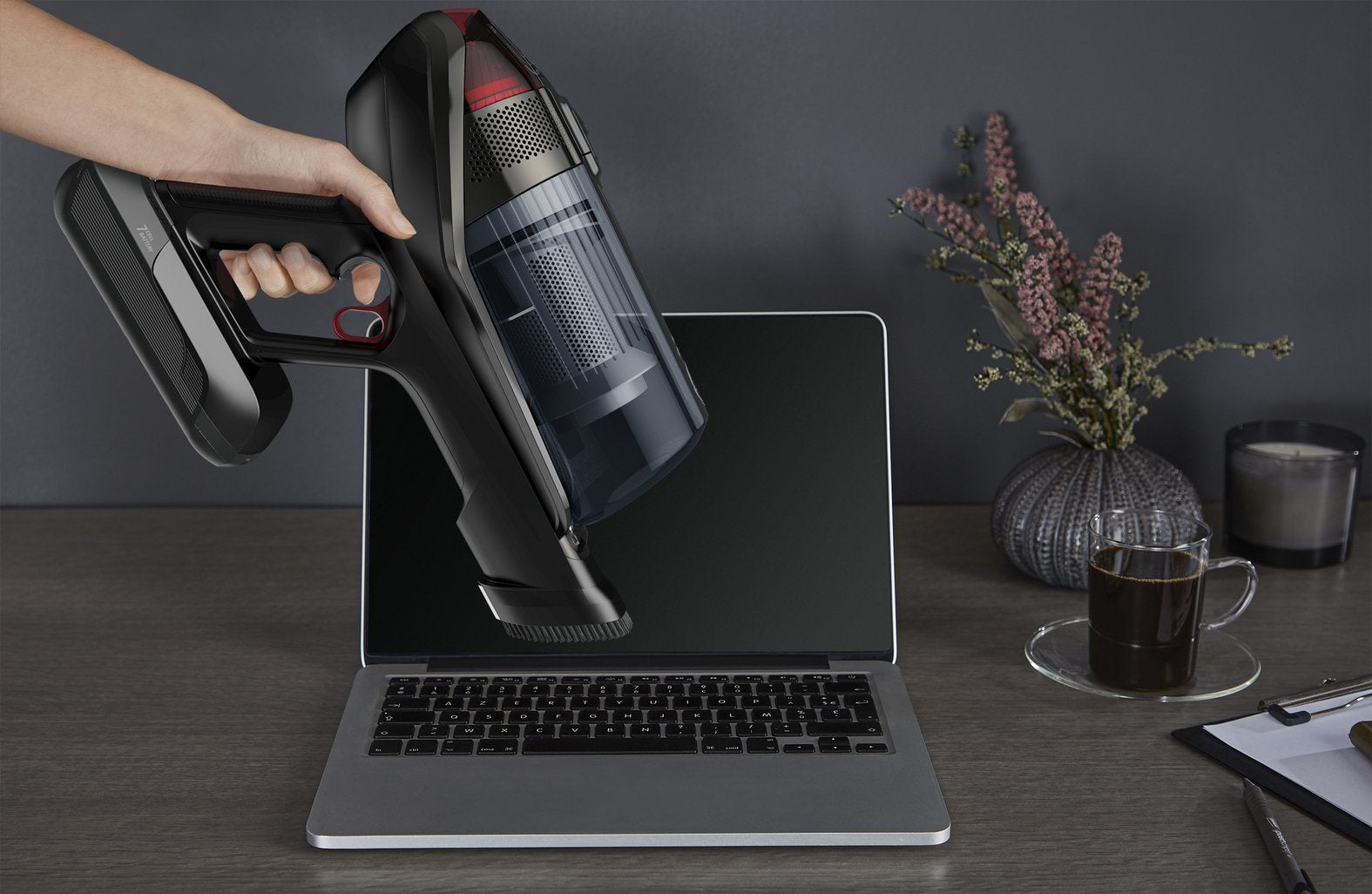 EAN 3221616048584 - Rowenta RH98A7 Aspiradora escoba 2 en 1 Batería Secar Sin bolsa 0,9 L 320 W Rojo, Gris imagen 8