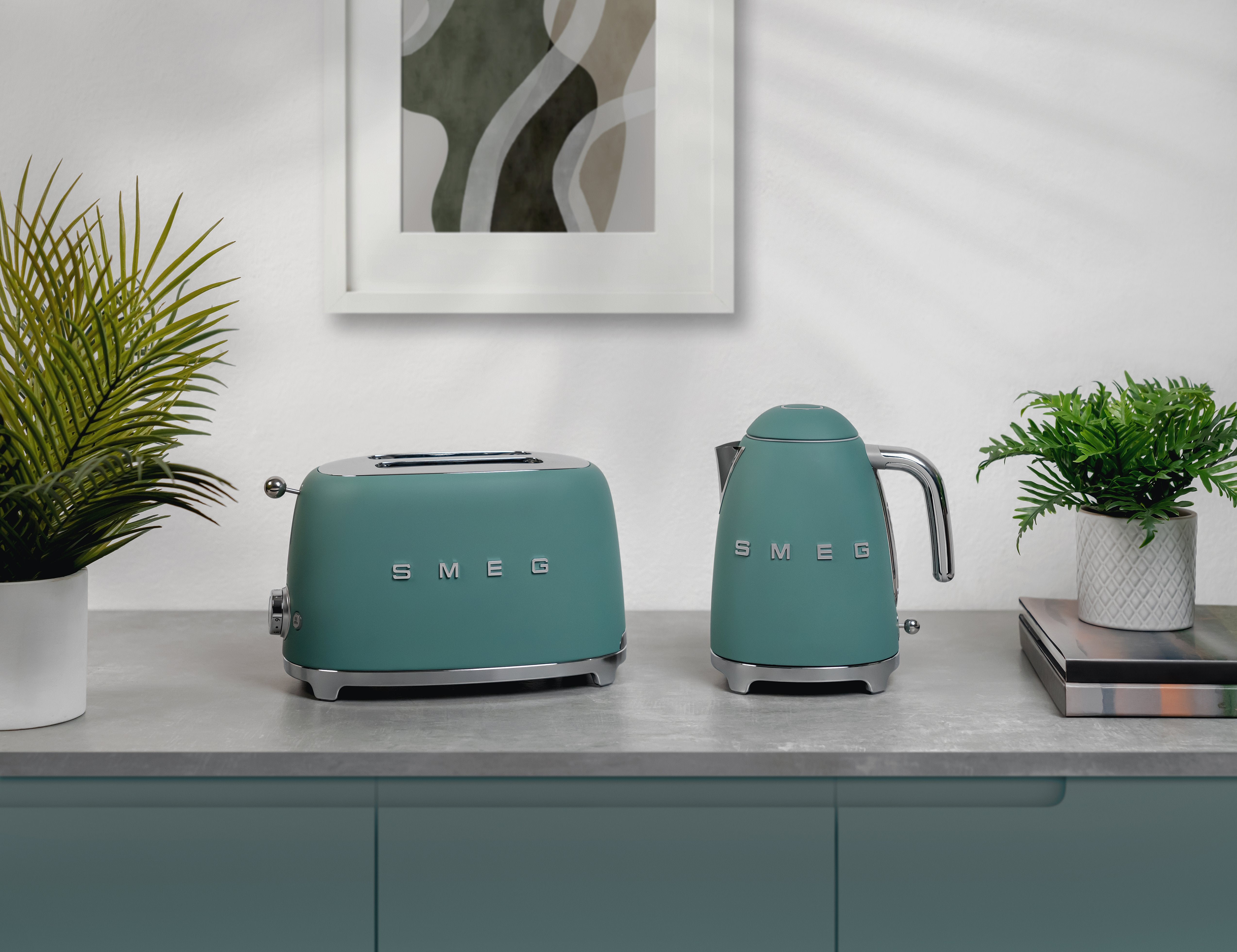 EAN 8017709329617 - Smeg KLF03EGMEU tetera eléctrica 1,7 L 2400 W Verde imagen 16