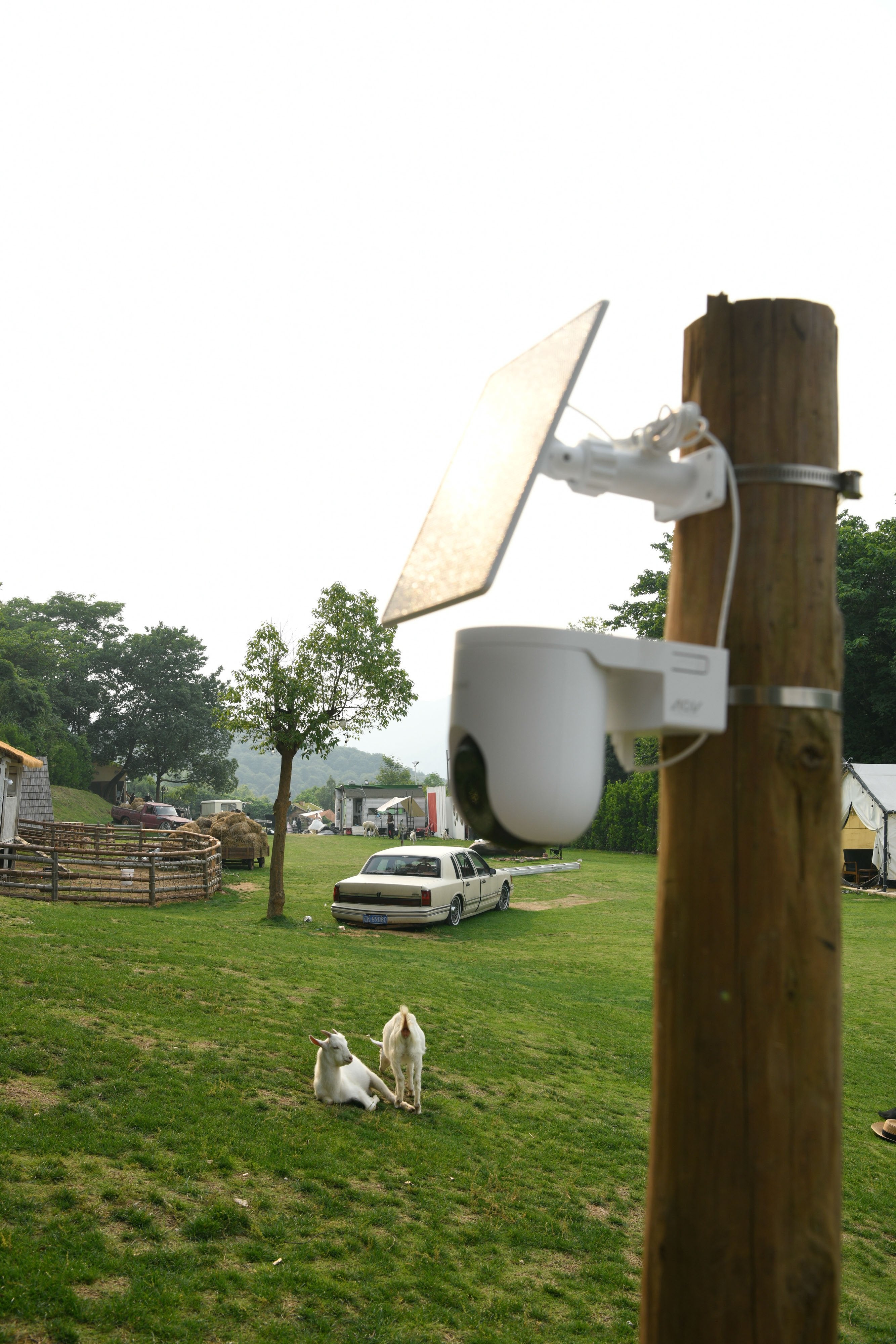 Ezviz Camara Wifi Exterior Hb8 2k+ 4mp Panoramica/Inclinacion Con Bateria