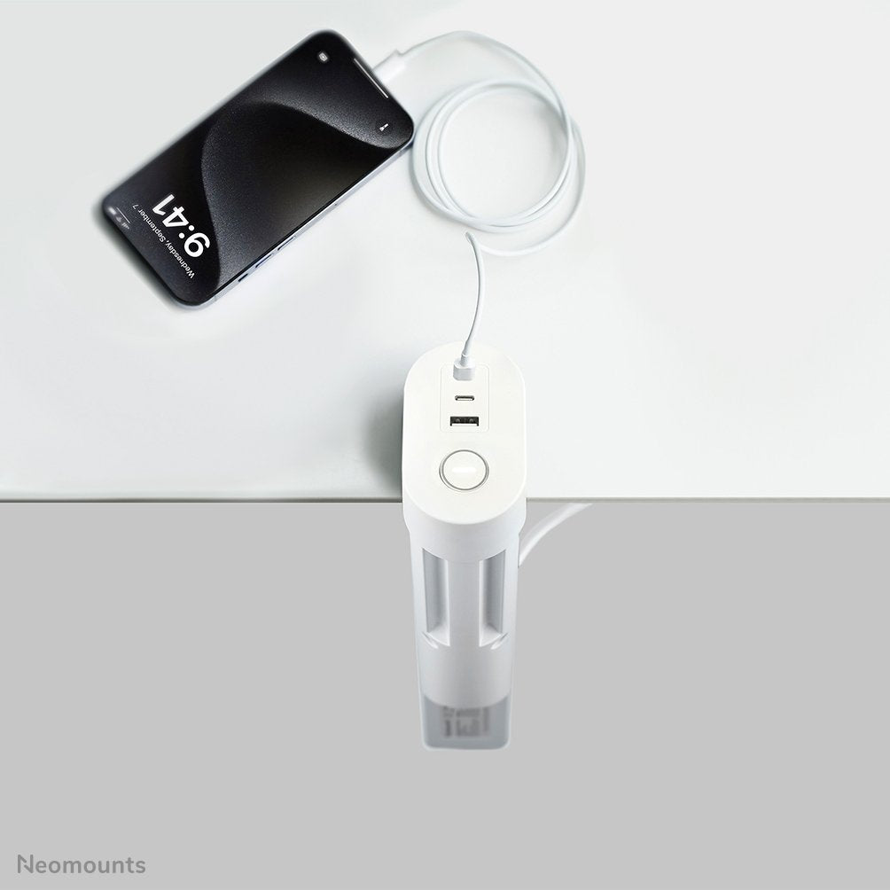 Neomounts Ds22-840wh6 Regleta De Sobremesa Con Abrazadera Y Puertos Usb-C Y Usb-A - Carga Rápida