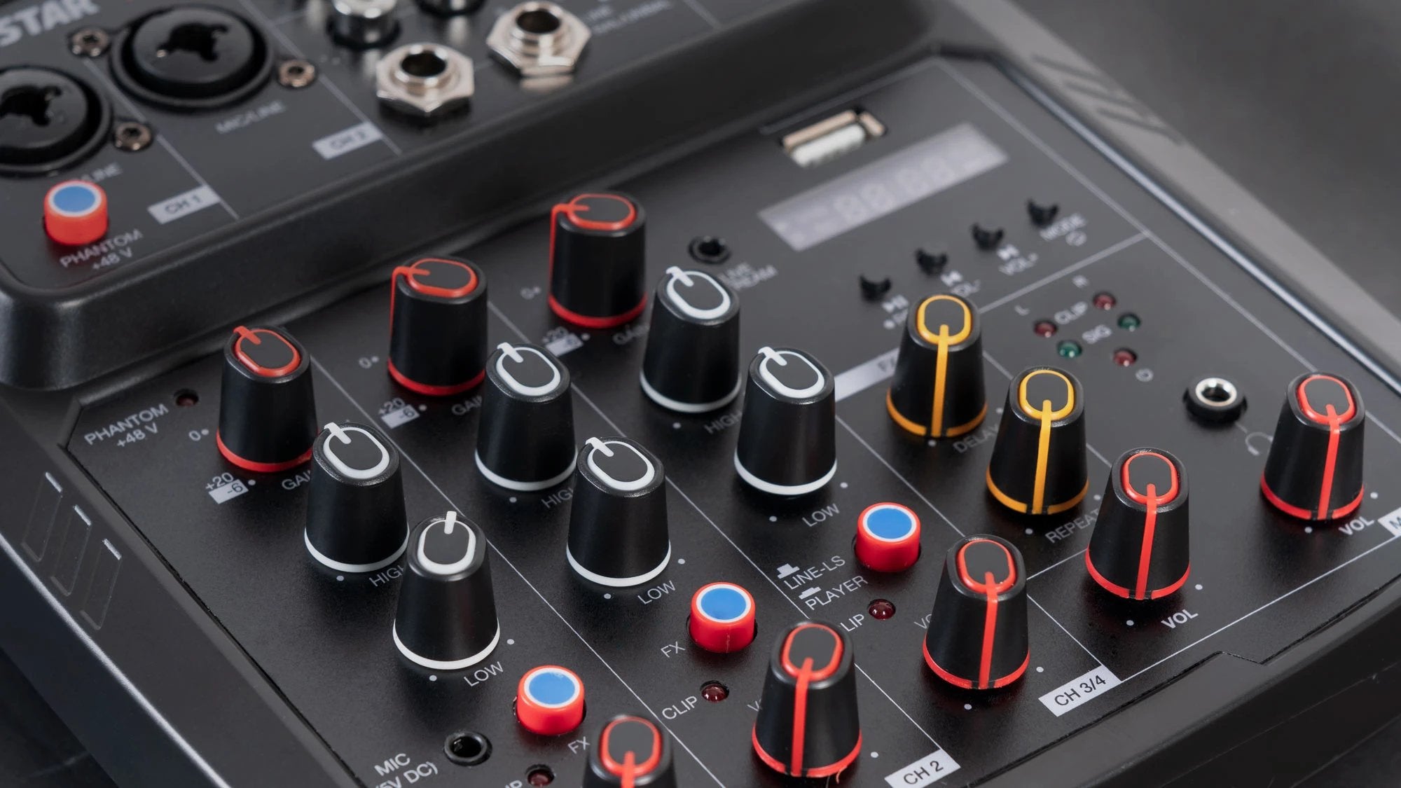 Mesa De Mezclas Fonestar Mix-4live