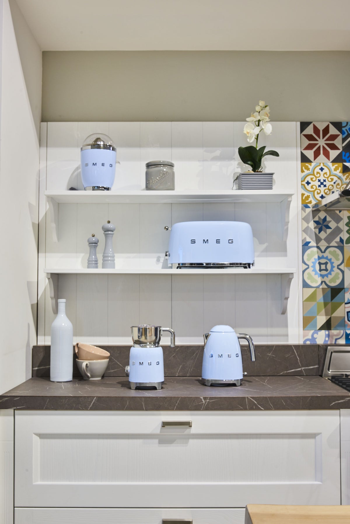 EAN 8017709227913 - Smeg KLF03PBEU tetera eléctrica 1,7 L 2400 W Azul imagen 9