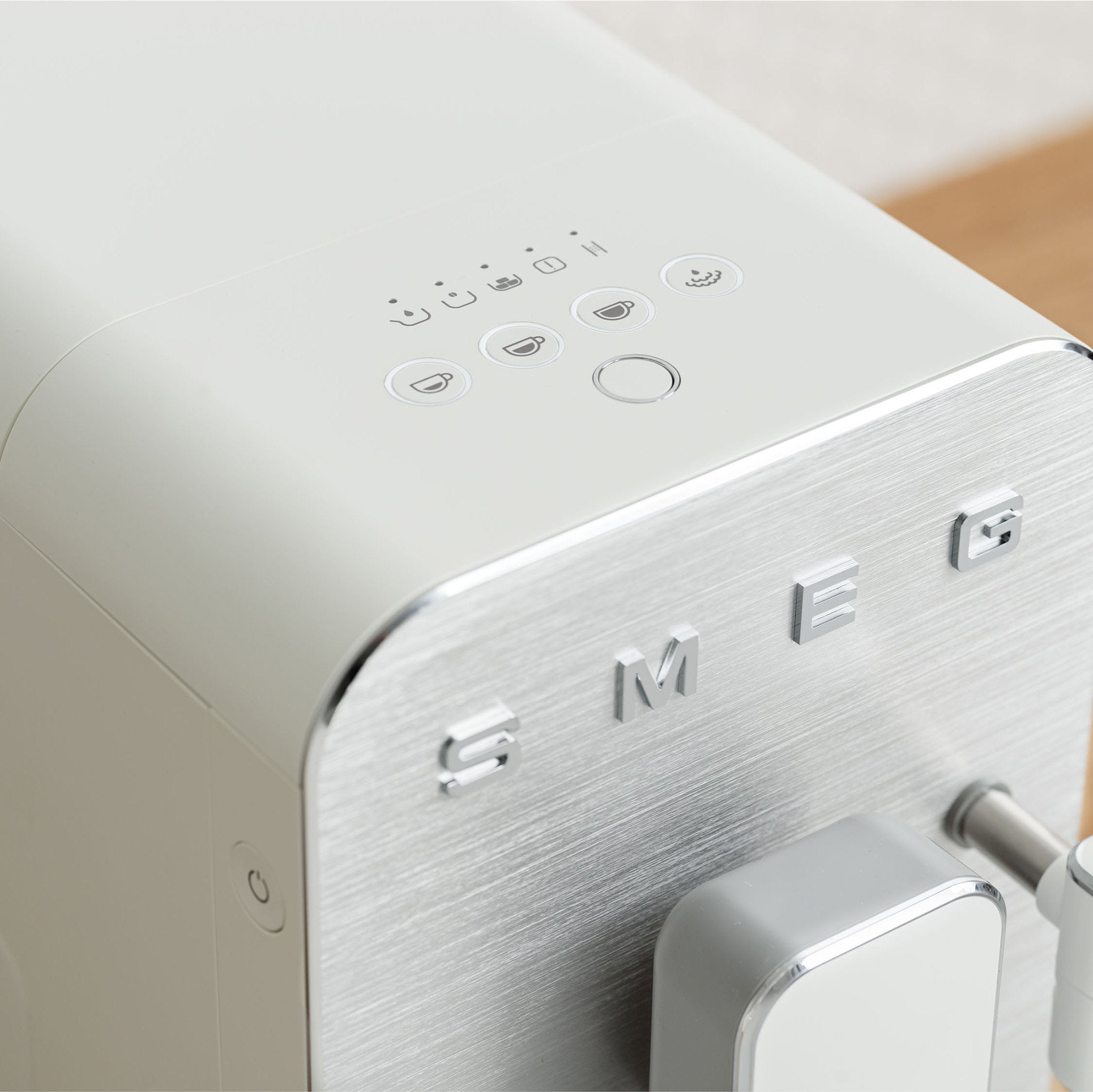 EAN 8017709334932 - Smeg BCC12WHMEU cafetera eléctrica Máquina espresso 1,4 L imagen 25