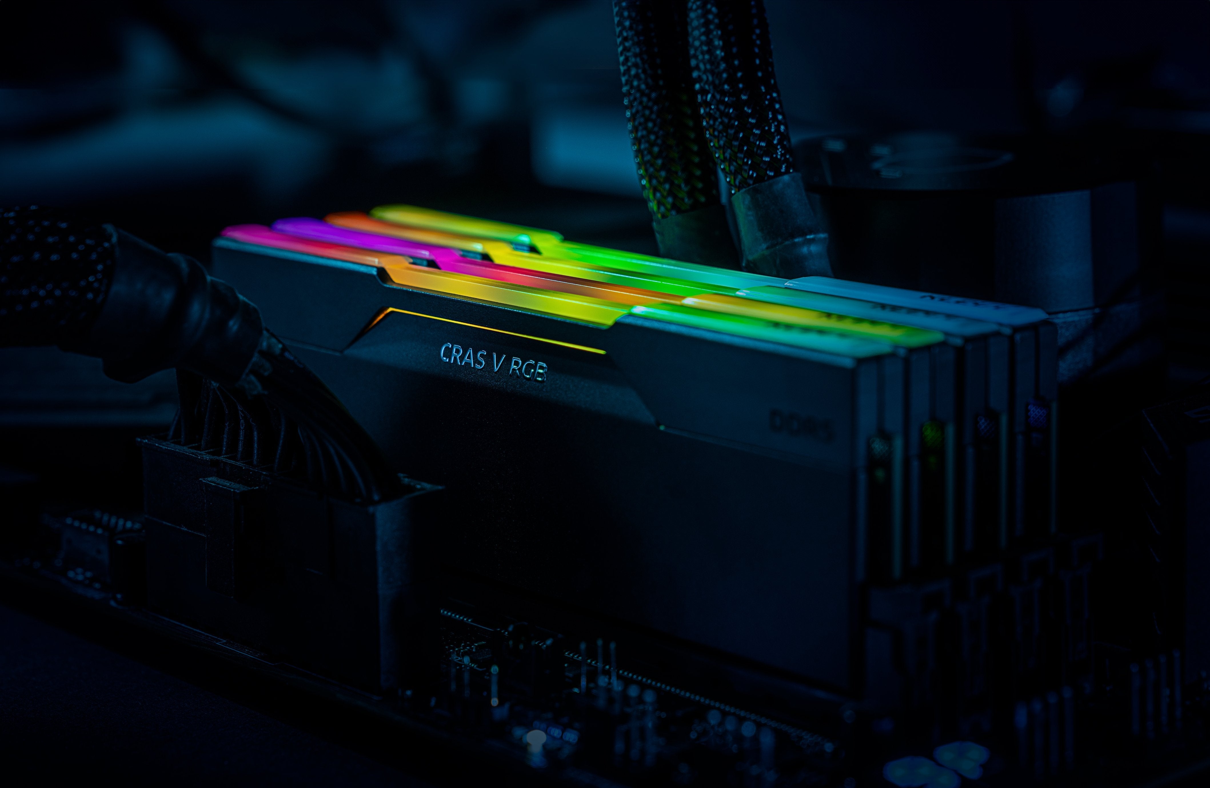 Klevv Memoria Ram Cras V Rgb Obsidian Negro - 32 Gb (2 X 16 Gb Kit) - Ddr5 6400 Udimm Cl30
