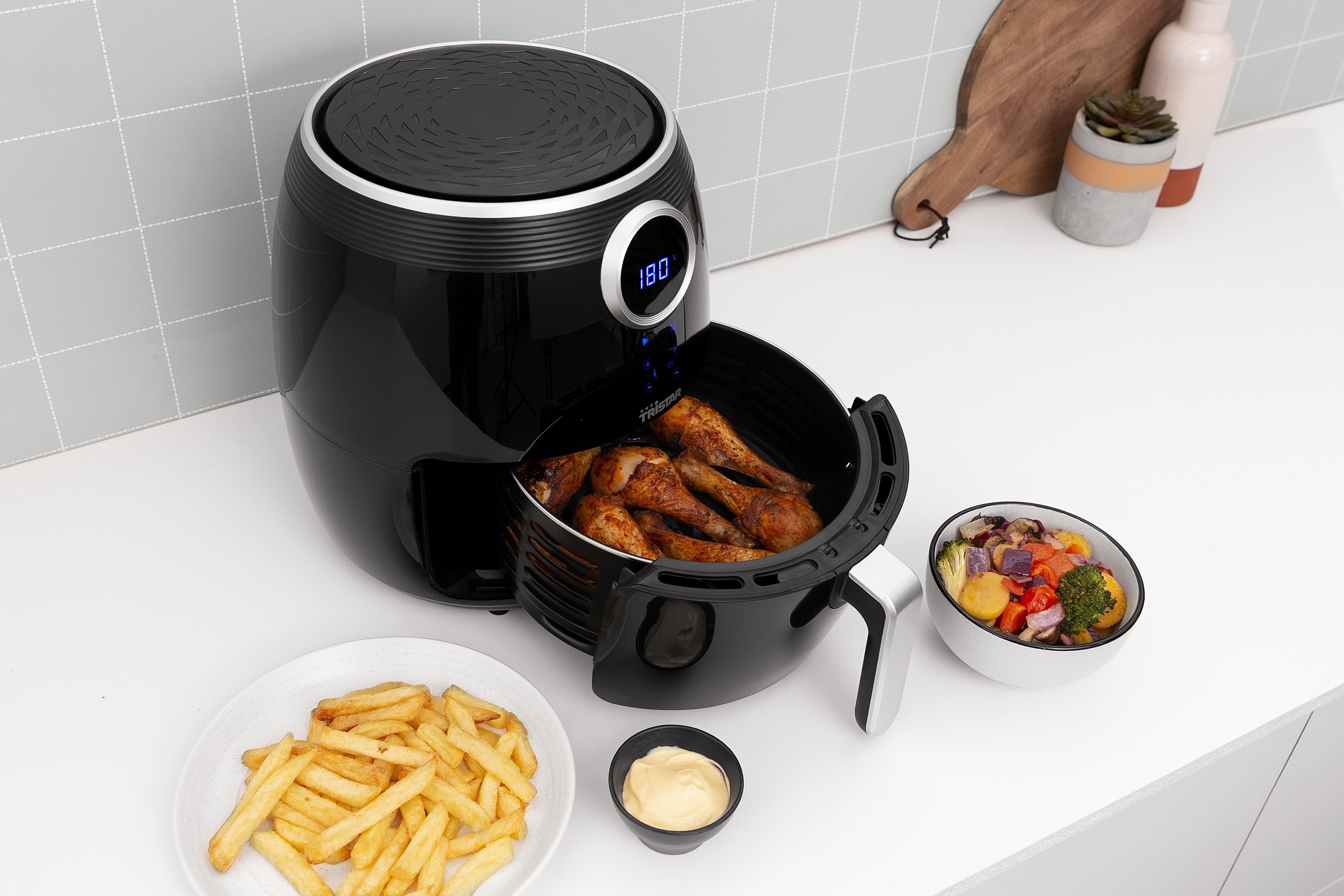 Freidora Por Aire Sin Aceite Tristar Crispy Fryer Fr-6956 1500w Capacidad 4.5l