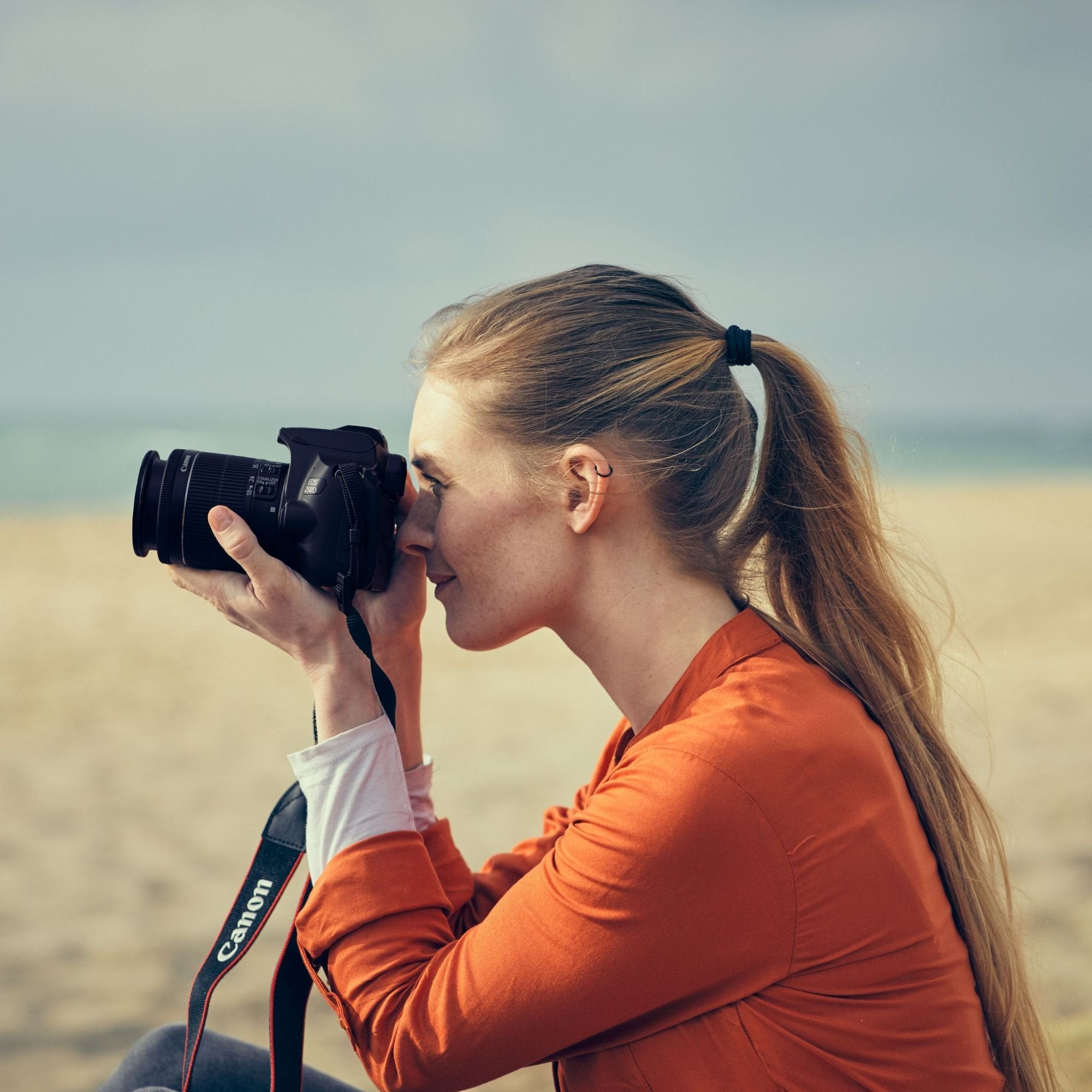 EAN 4549292132717 - Canon EOS 250D+EF-S 18-55mm Juego de cámara SLR 24,1 MP CMOS 6000 x 4000 Pixeles Negro imagen 15