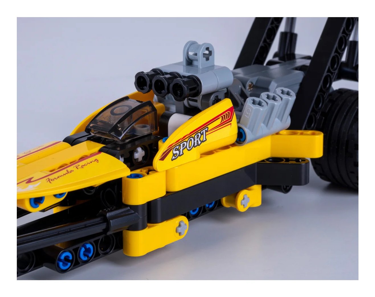 Jamara Cada Drag Racing 1:24 Bricks Amarillo