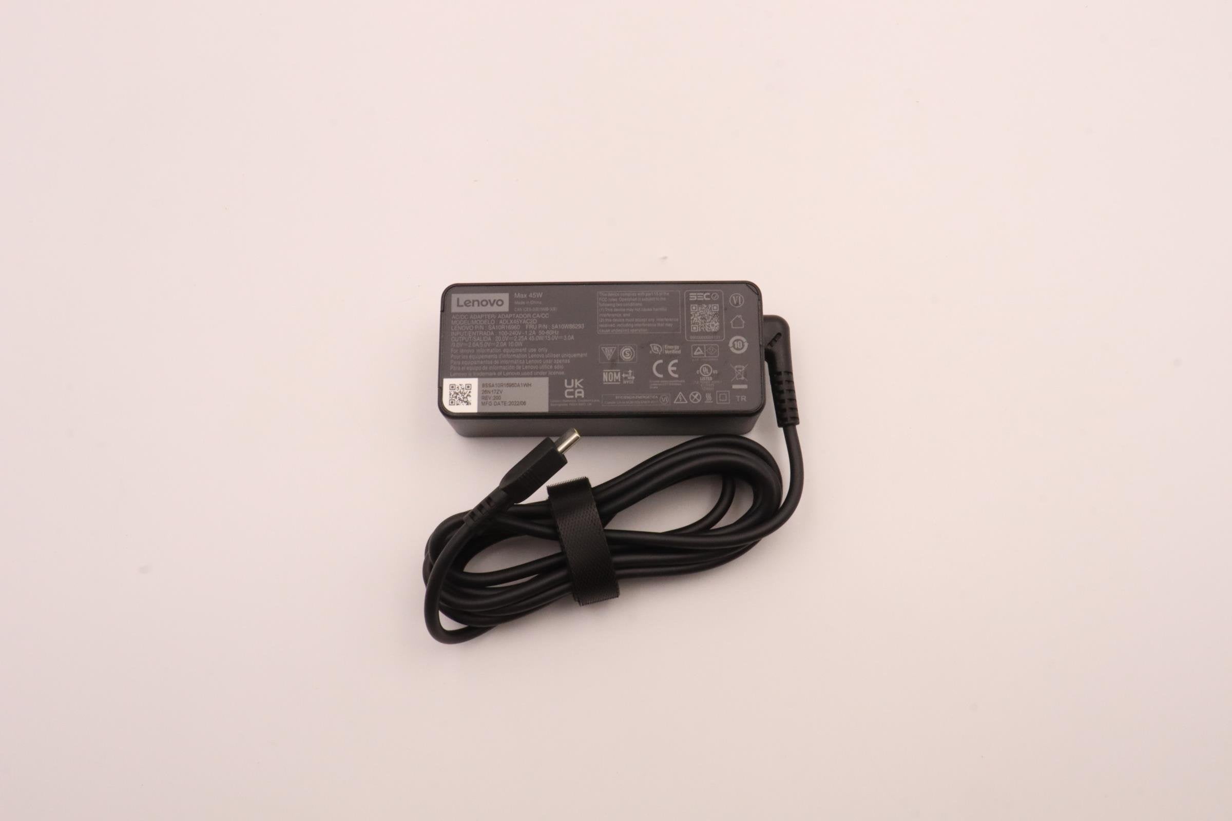 EAN 5715063427040 - Lenovo 5A10W86293 adaptador e inversor de corriente Interior 45 W Negro imagen 2