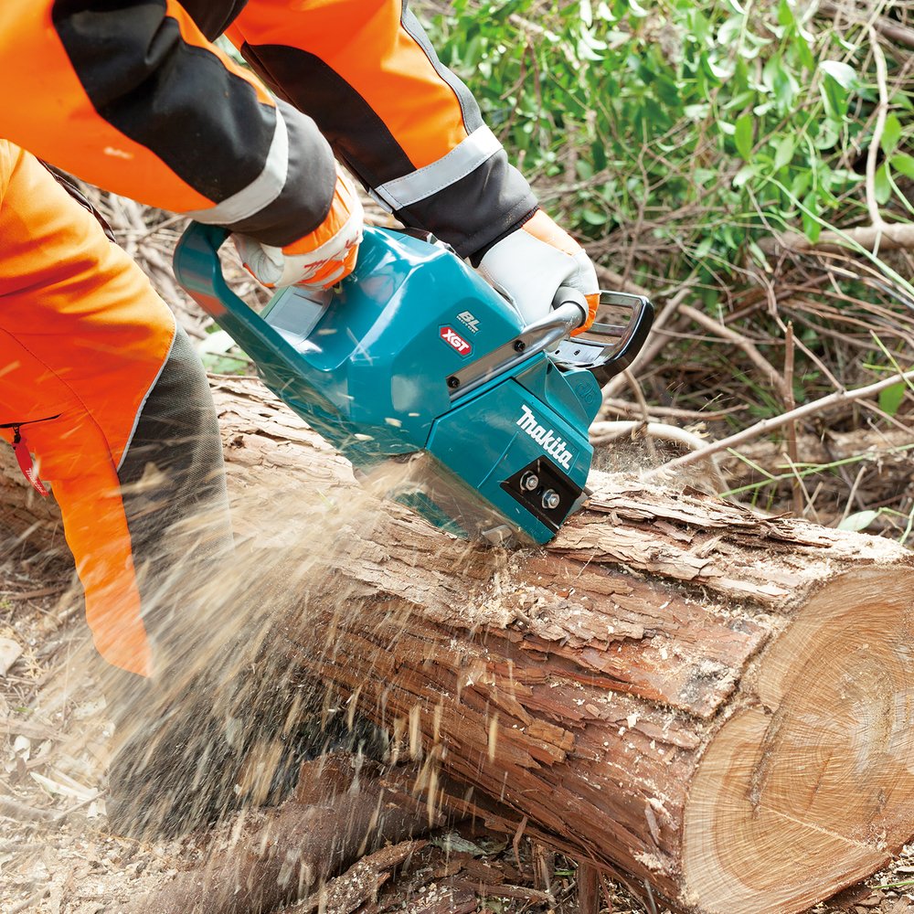 Motosierra Inalámbrica Makita Uc012gz Xgt, 40 Voltios, Motosierra Eléctrica Azul/Negro, Sin Batería Ni Cargador Uc012gz