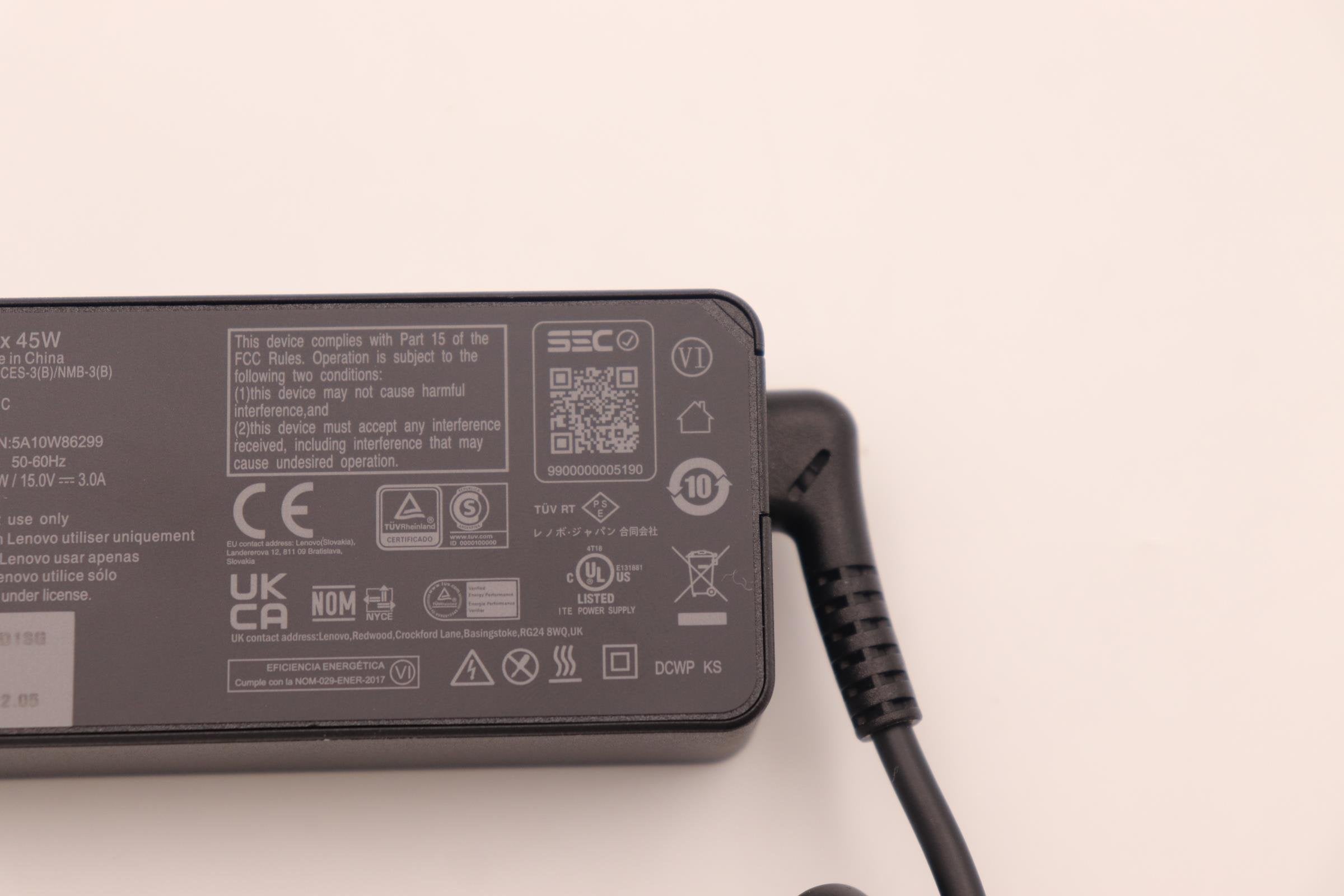 EAN 5715063427057 - Lenovo 5A10W86299 adaptador e inversor de corriente Interior 45 W Negro imagen 5