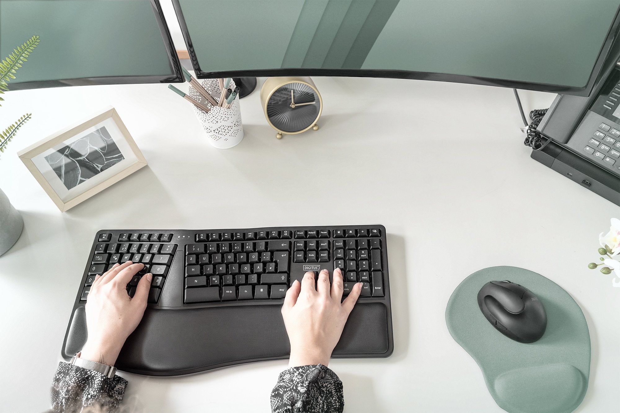 Digitus Teclado Aleman Ergonómico, Sin Cable, 2,4 Ghz