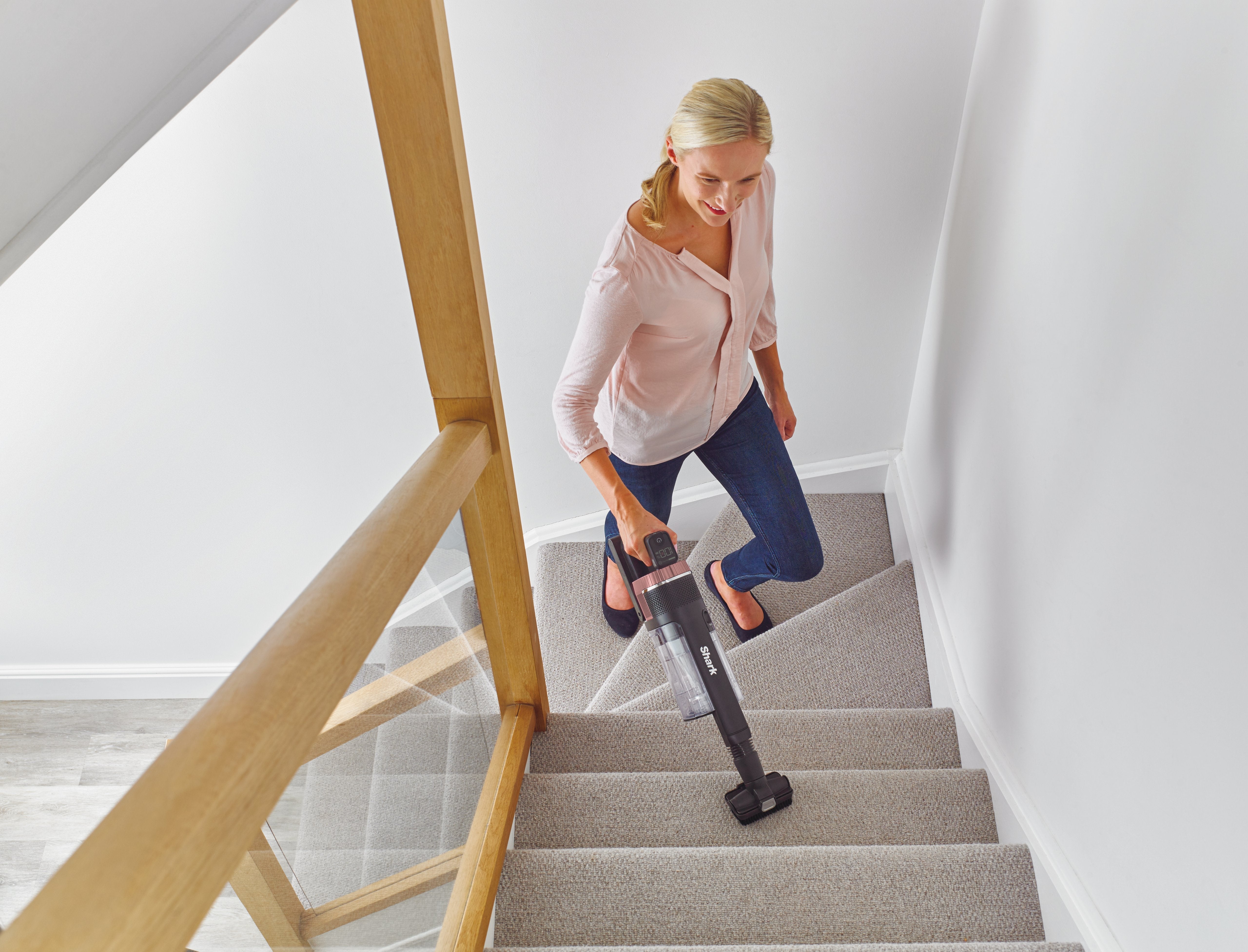 EAN 0622356254601 - Shark Stratos Aspiradora escoba 2 en 1 Batería Secar Sin bolsa Negro, Durazno imagen 30